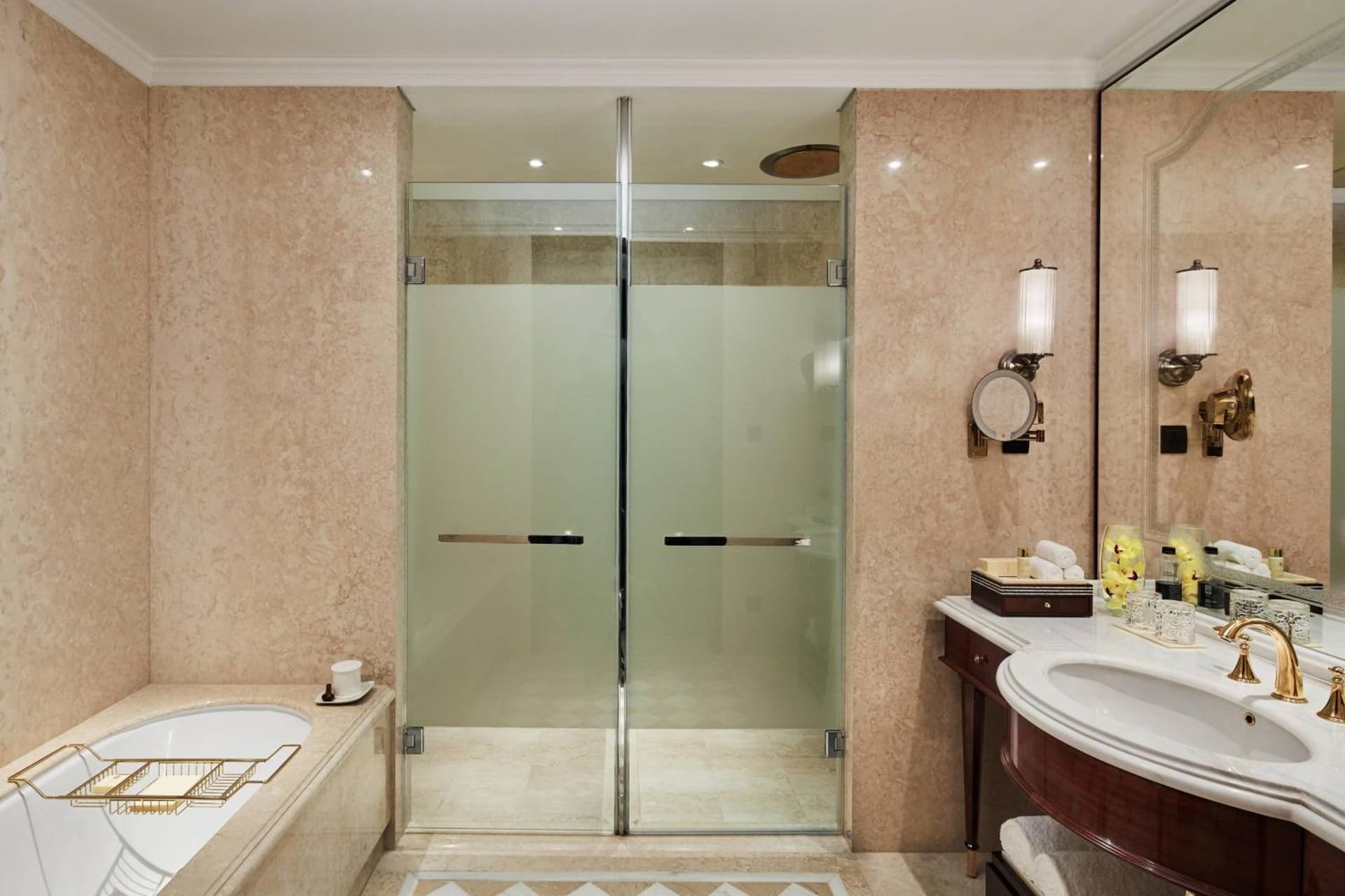 Deluxe King City View Room