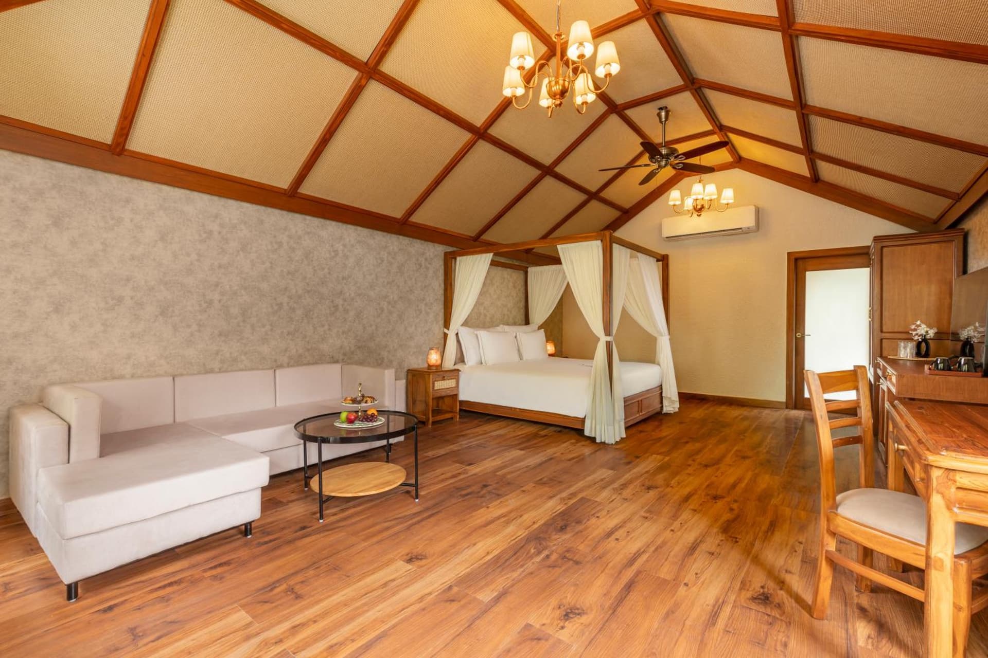 Luxury Tiger Cottage With Private Garden