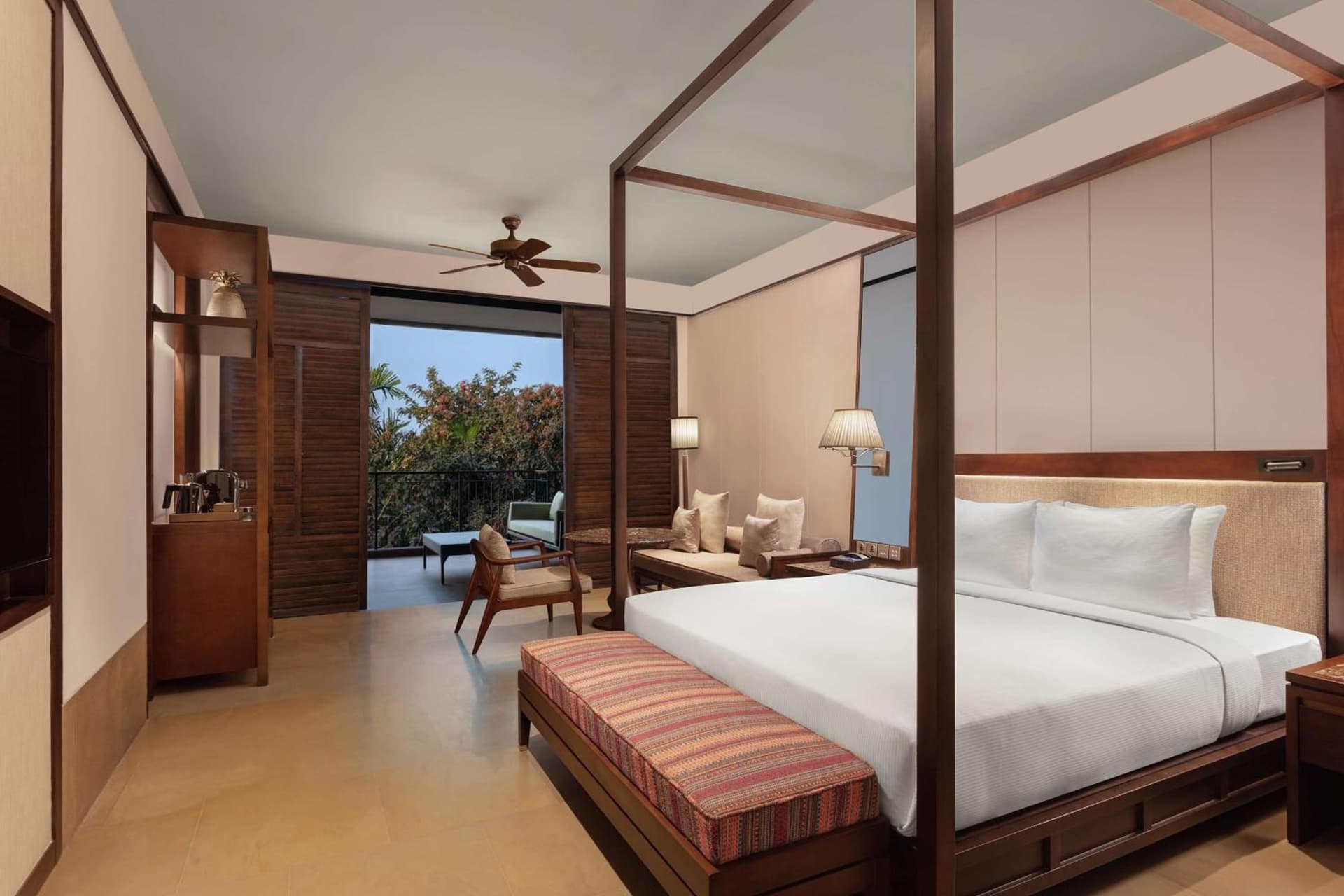 Superior King Room with Balcony