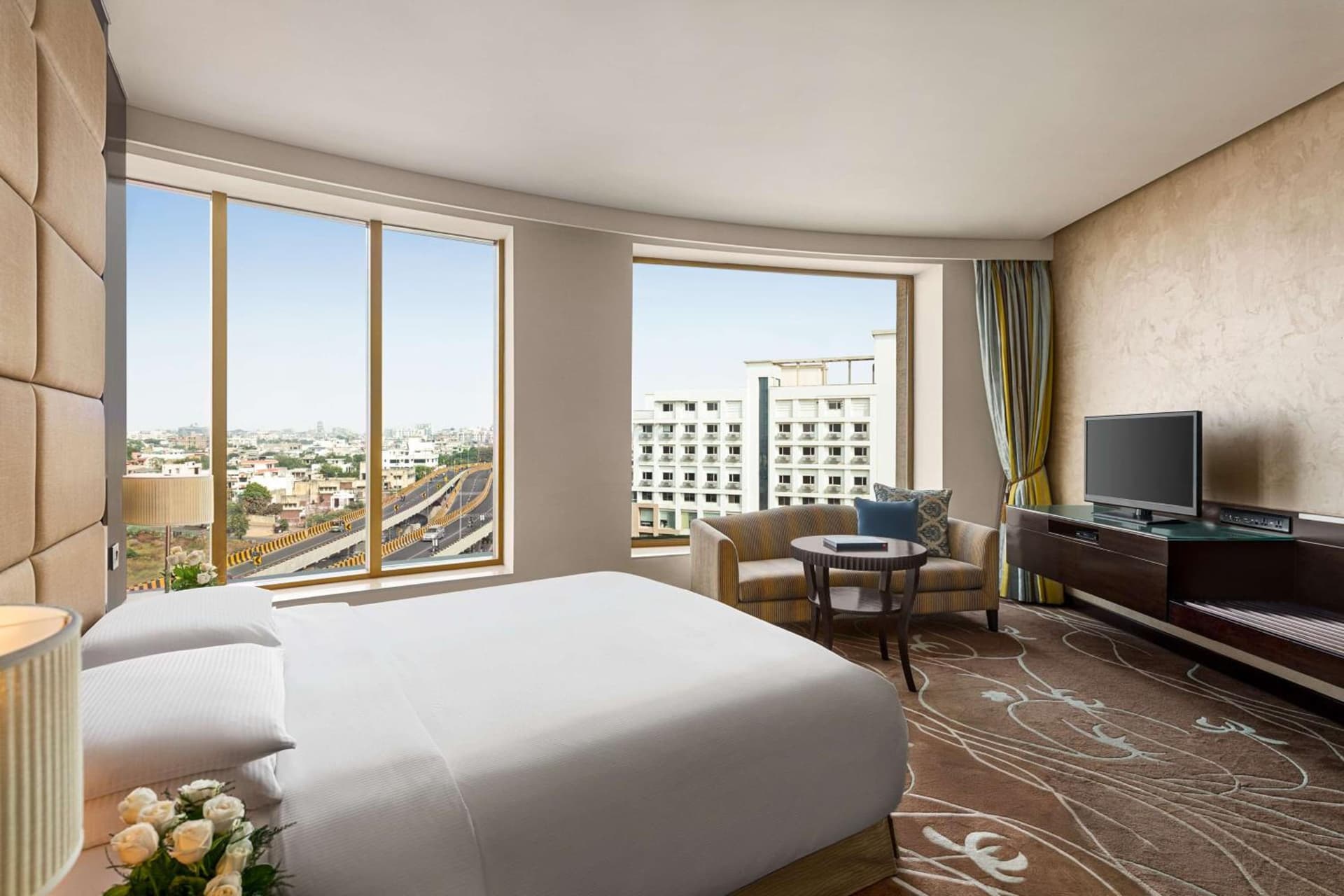 Suite King City View Room