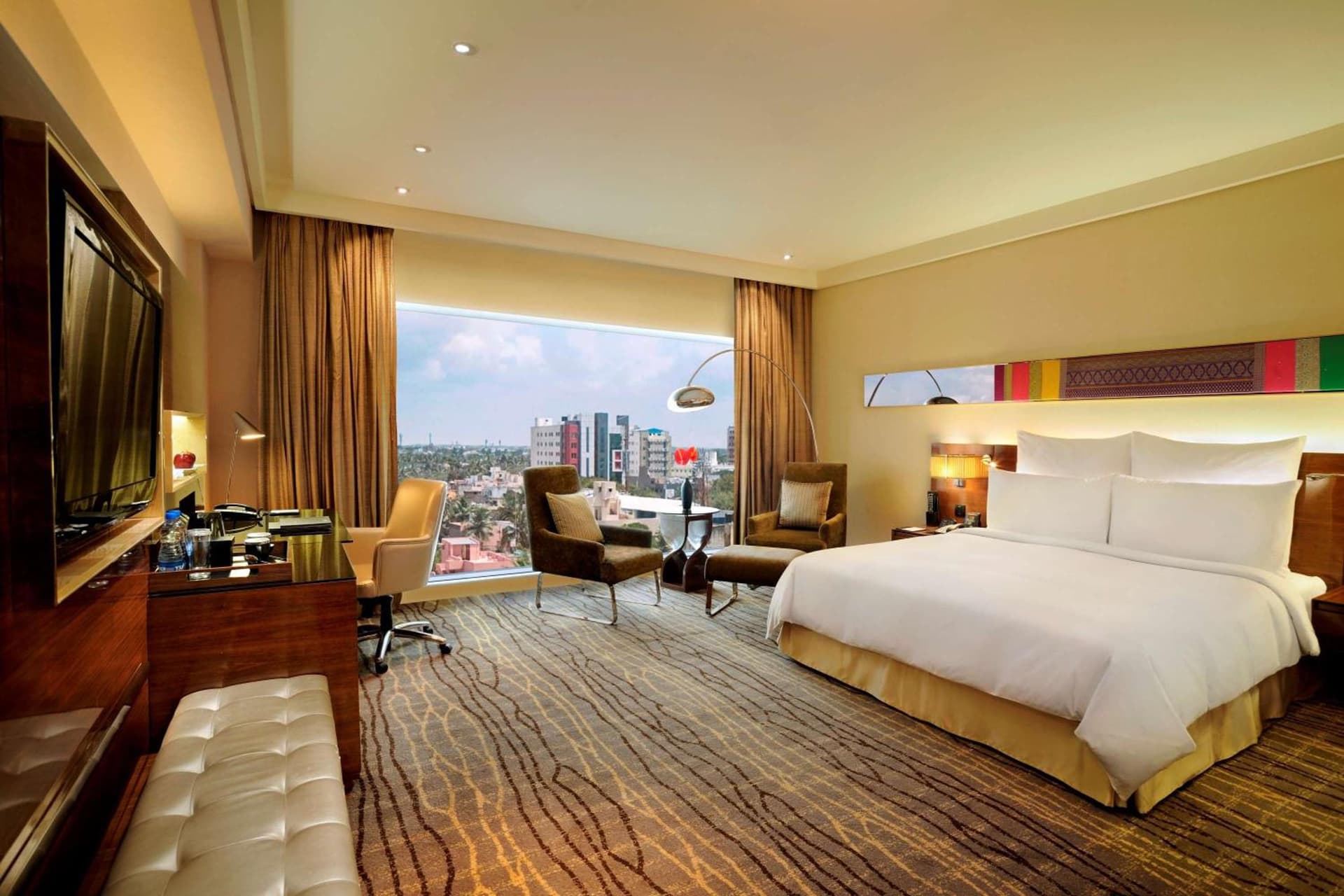 King Hilton Guestroom