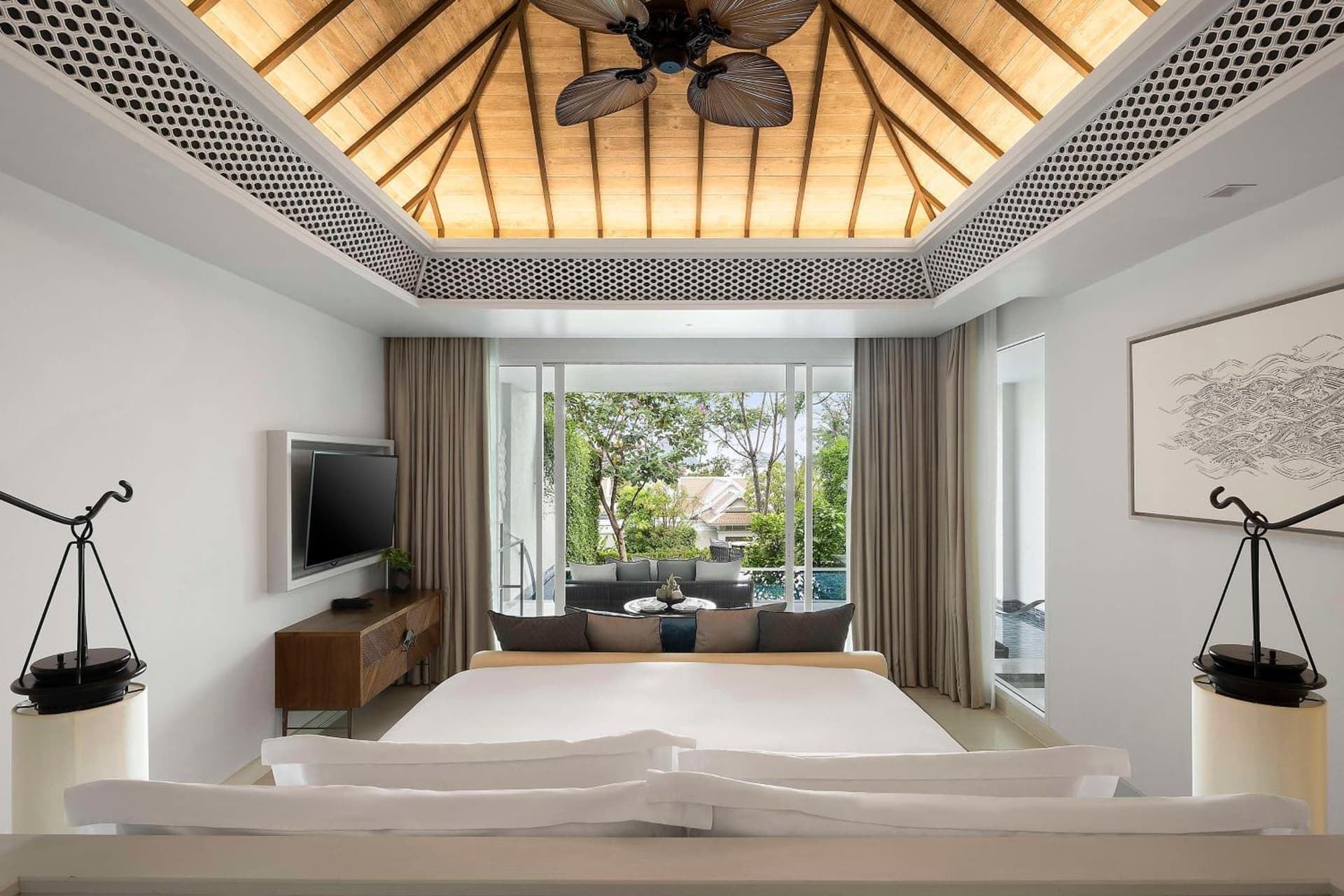 Wellbeing Sanctuary Pool Suite King