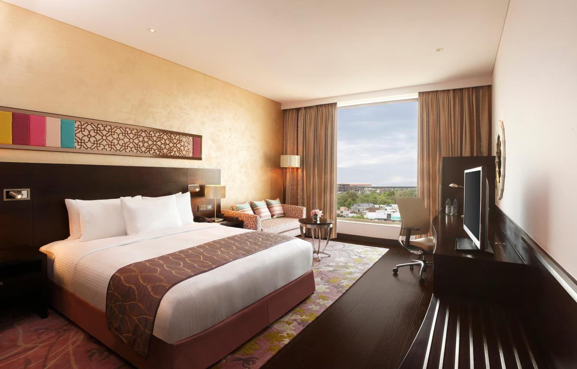 King Executive Room with City View