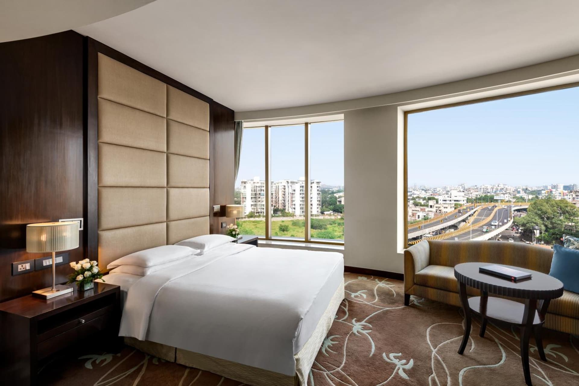 Suite King City View Room