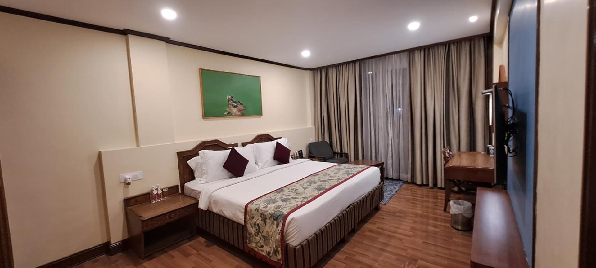 Suite Queen Room