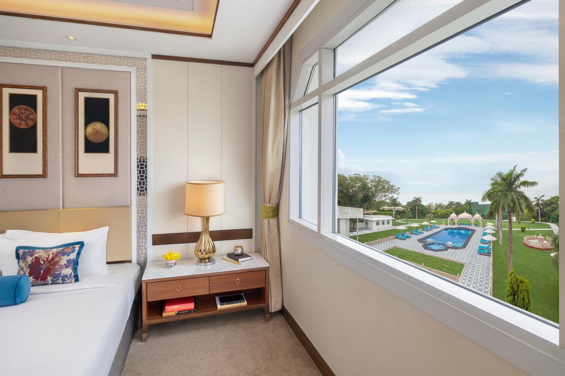 Executive King Pool View Room