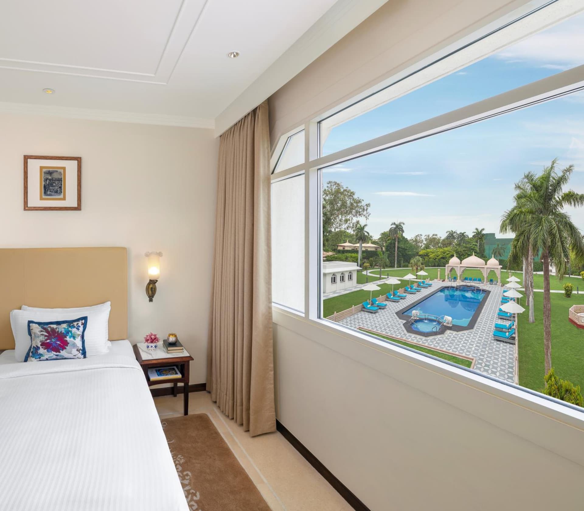 Deluxe King Pool View Room