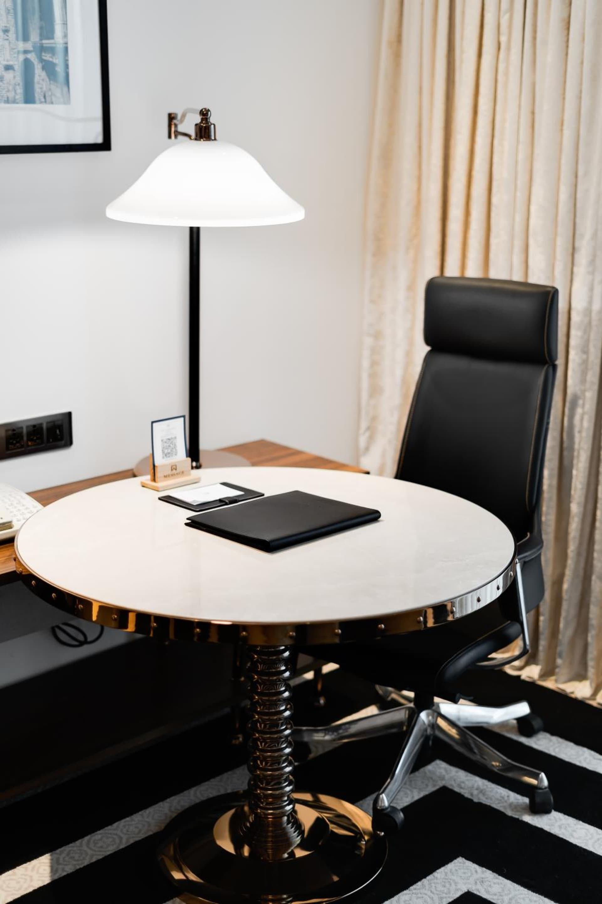 Club King City View Room
