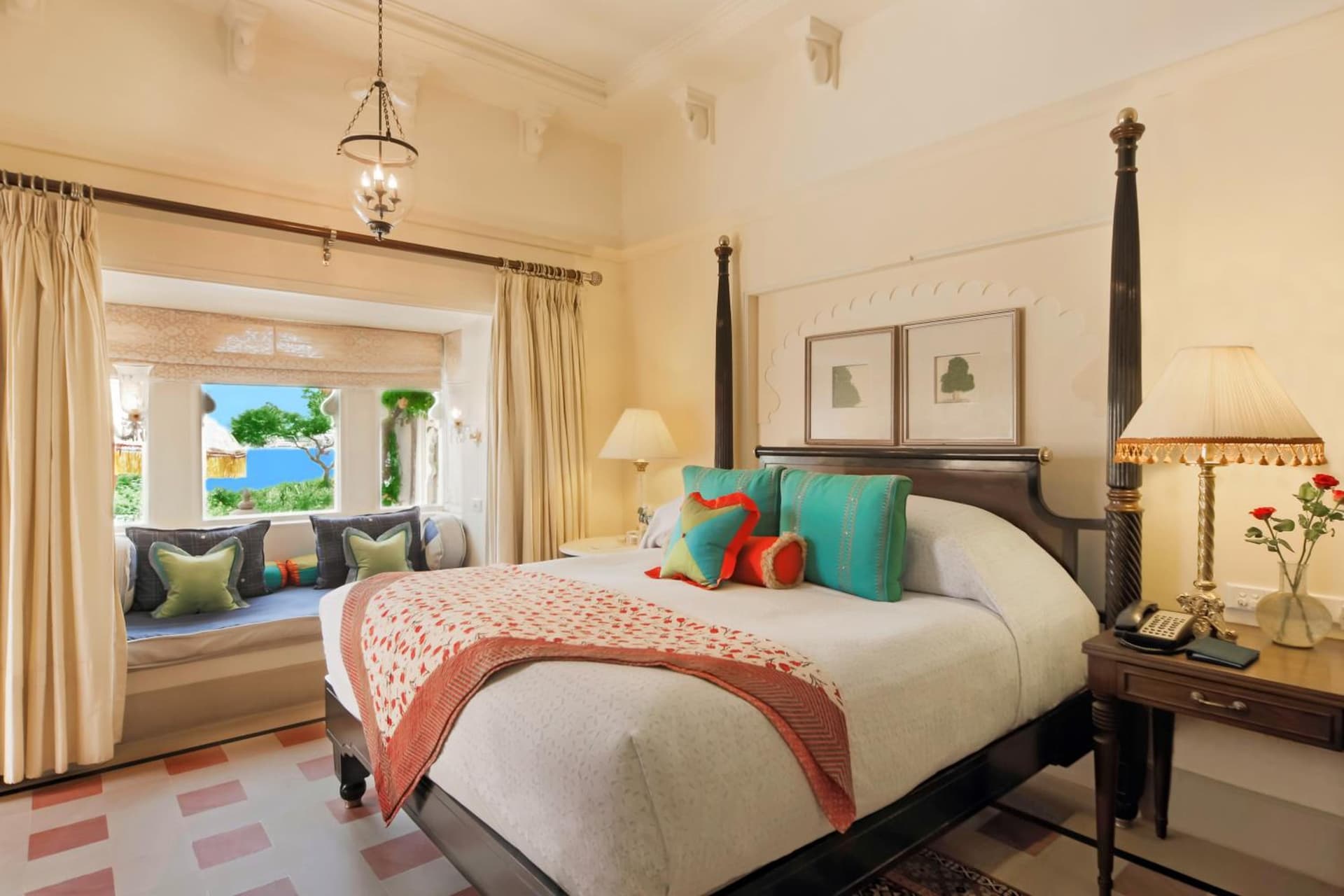 Premier King Pool View Room