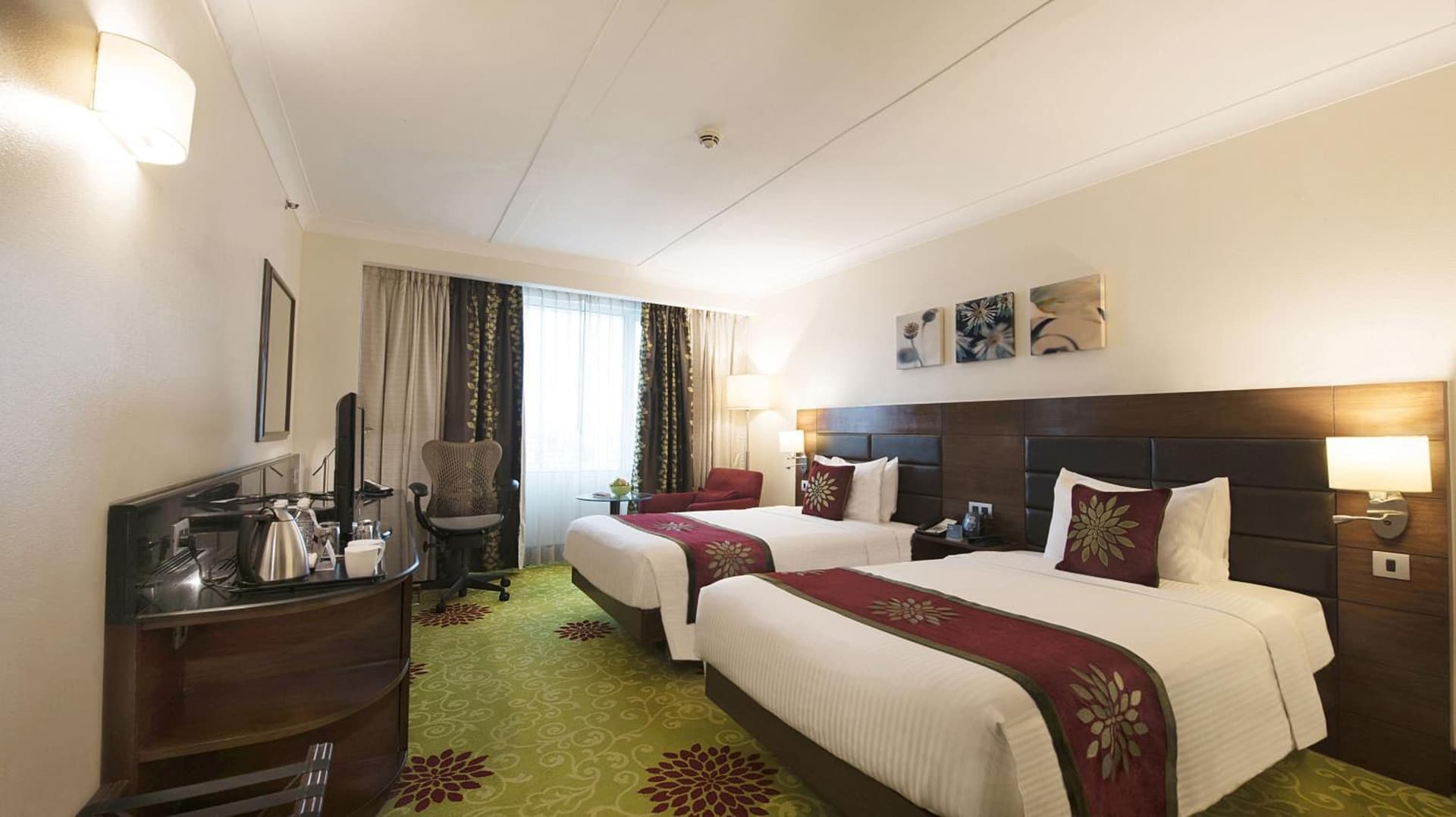 Twin Bed Premium Room
