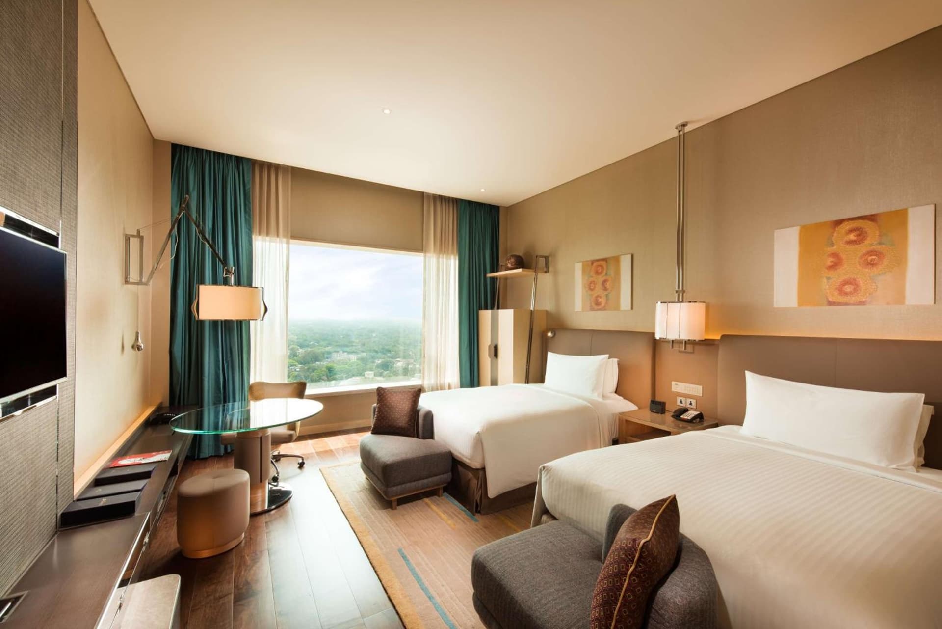 Deluxe Queen Room