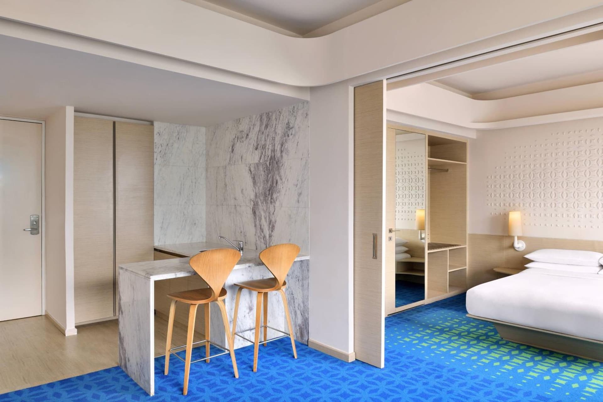 Suite Queen Room