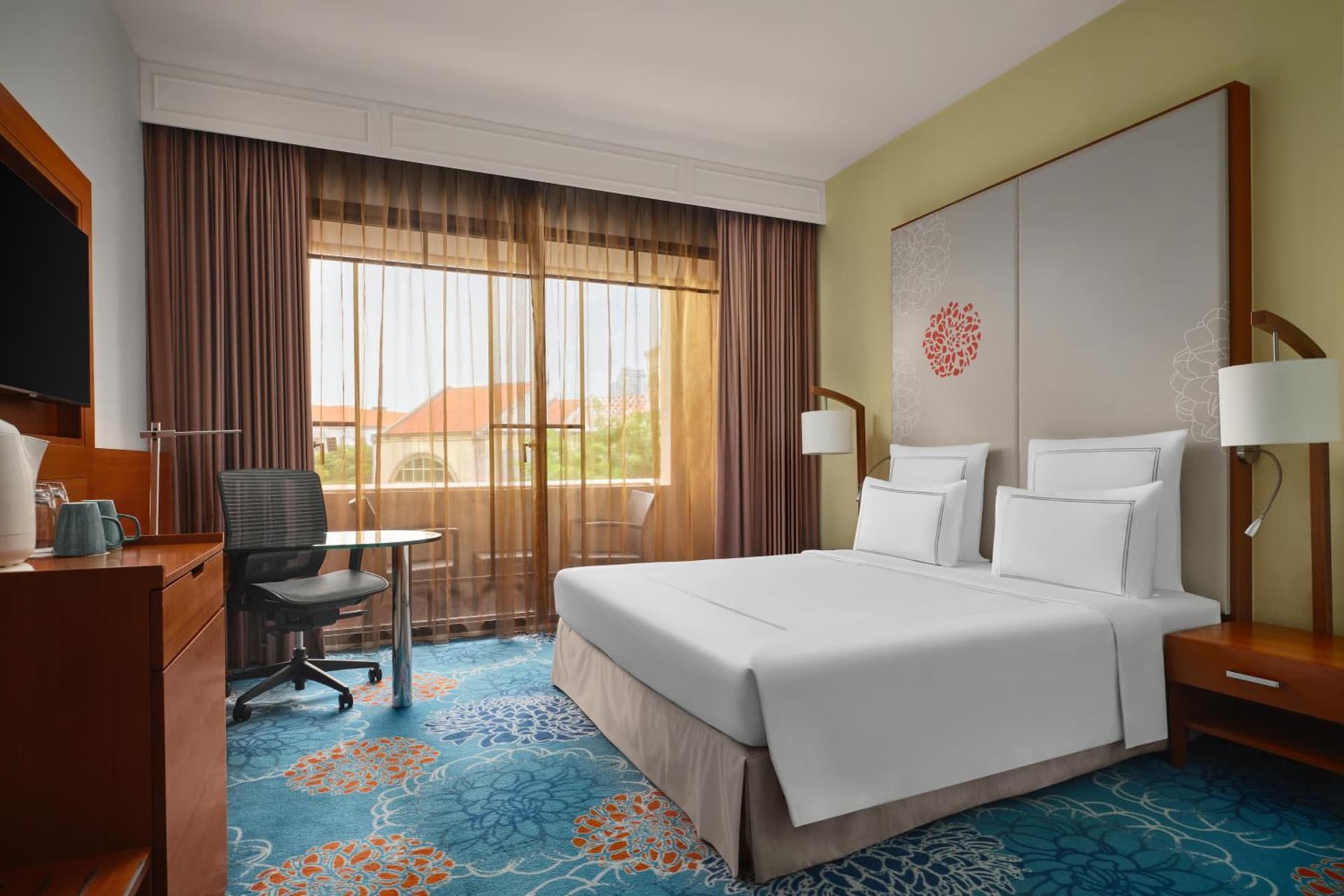 Premier King Balcony Room