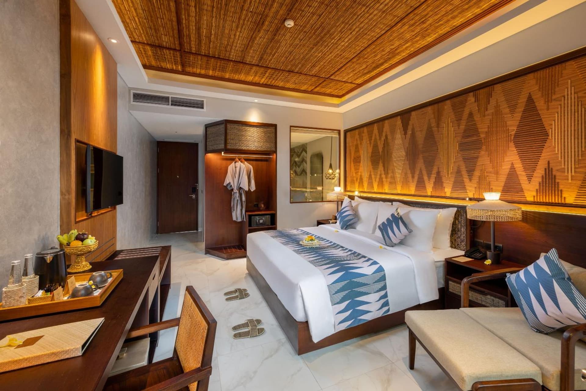 Deluxe Double Room with Garden View