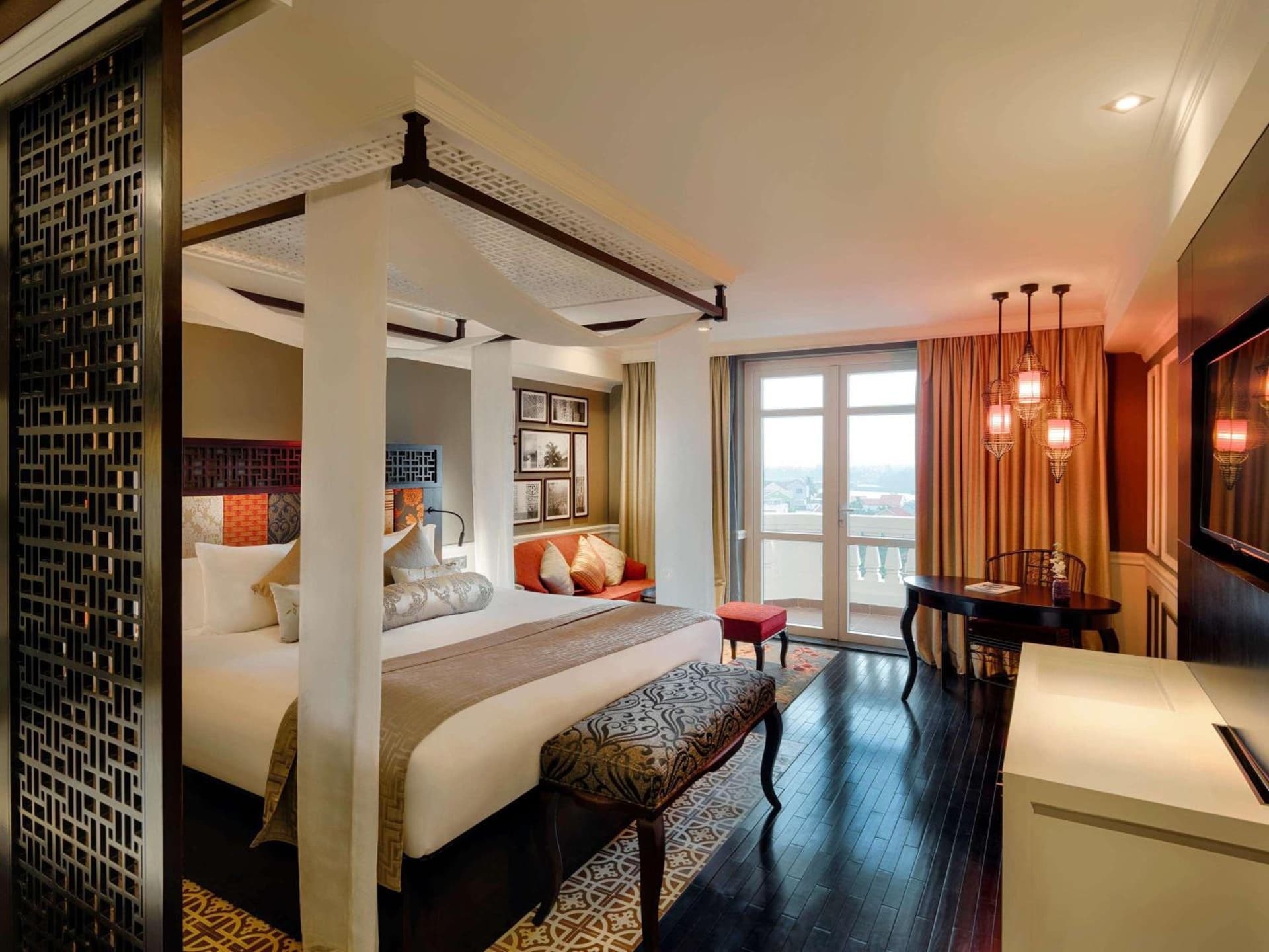 Grand Deluxe King Room