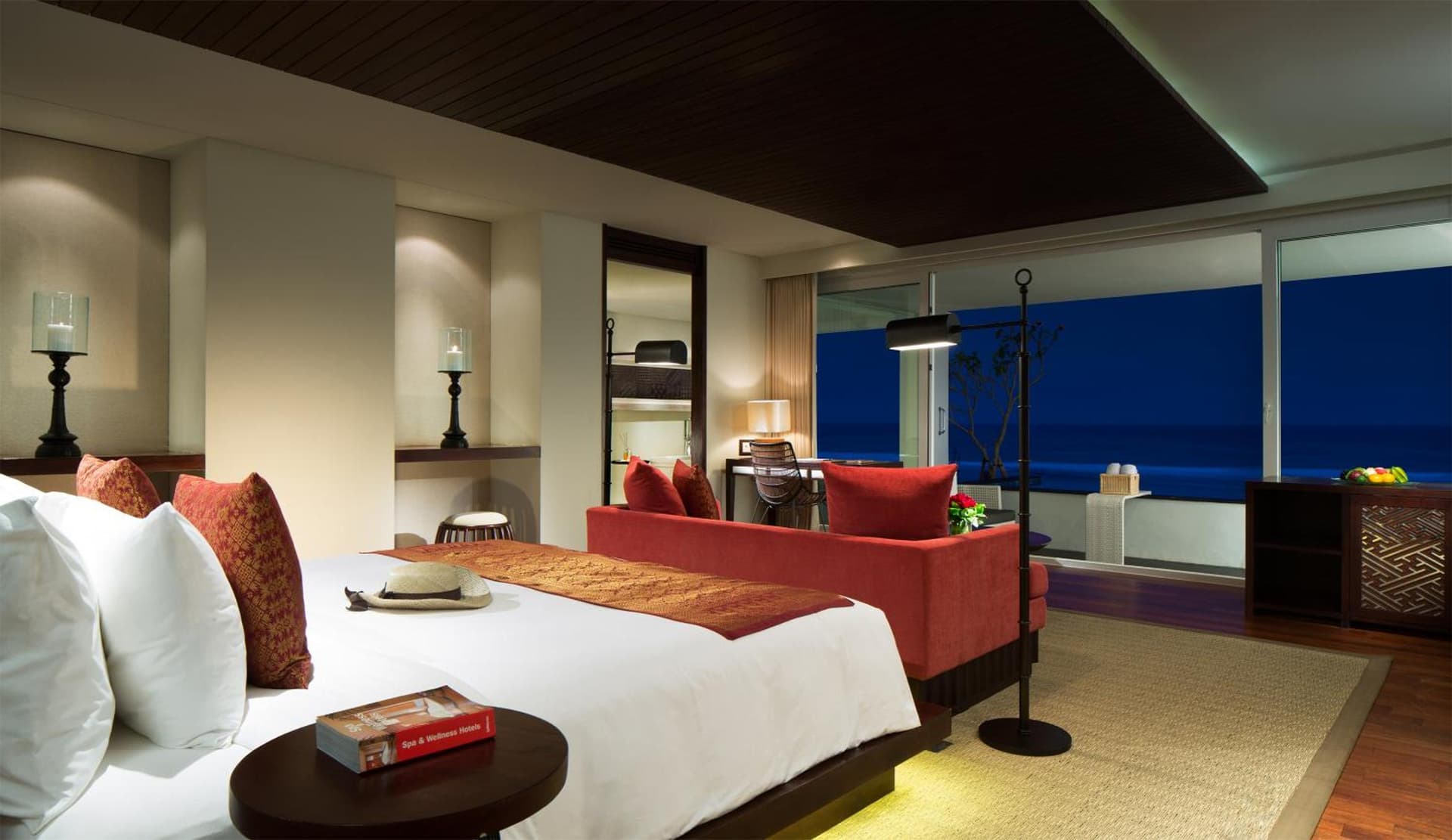 Honeymoon Ocean Front Suite