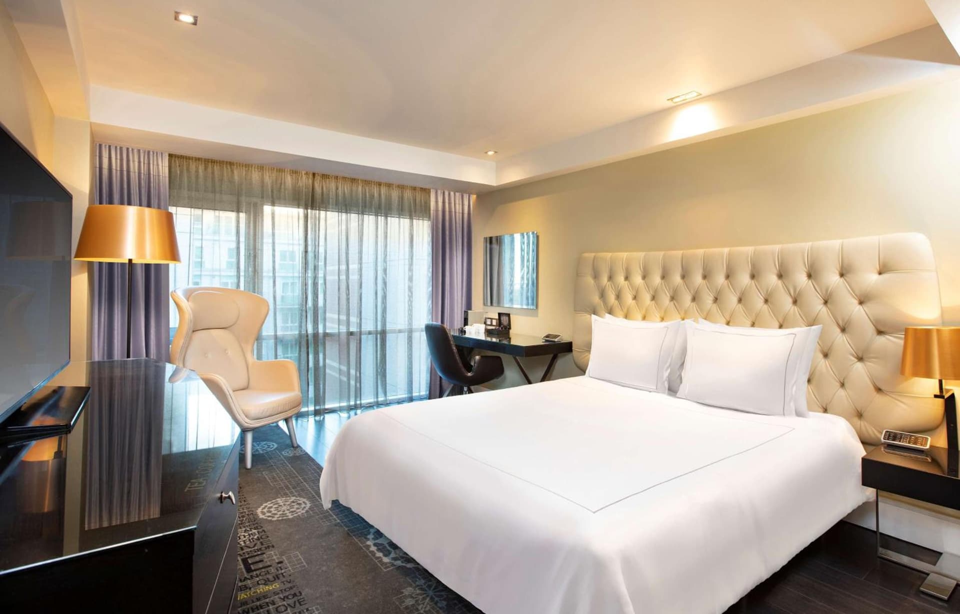 Deluxe King Room