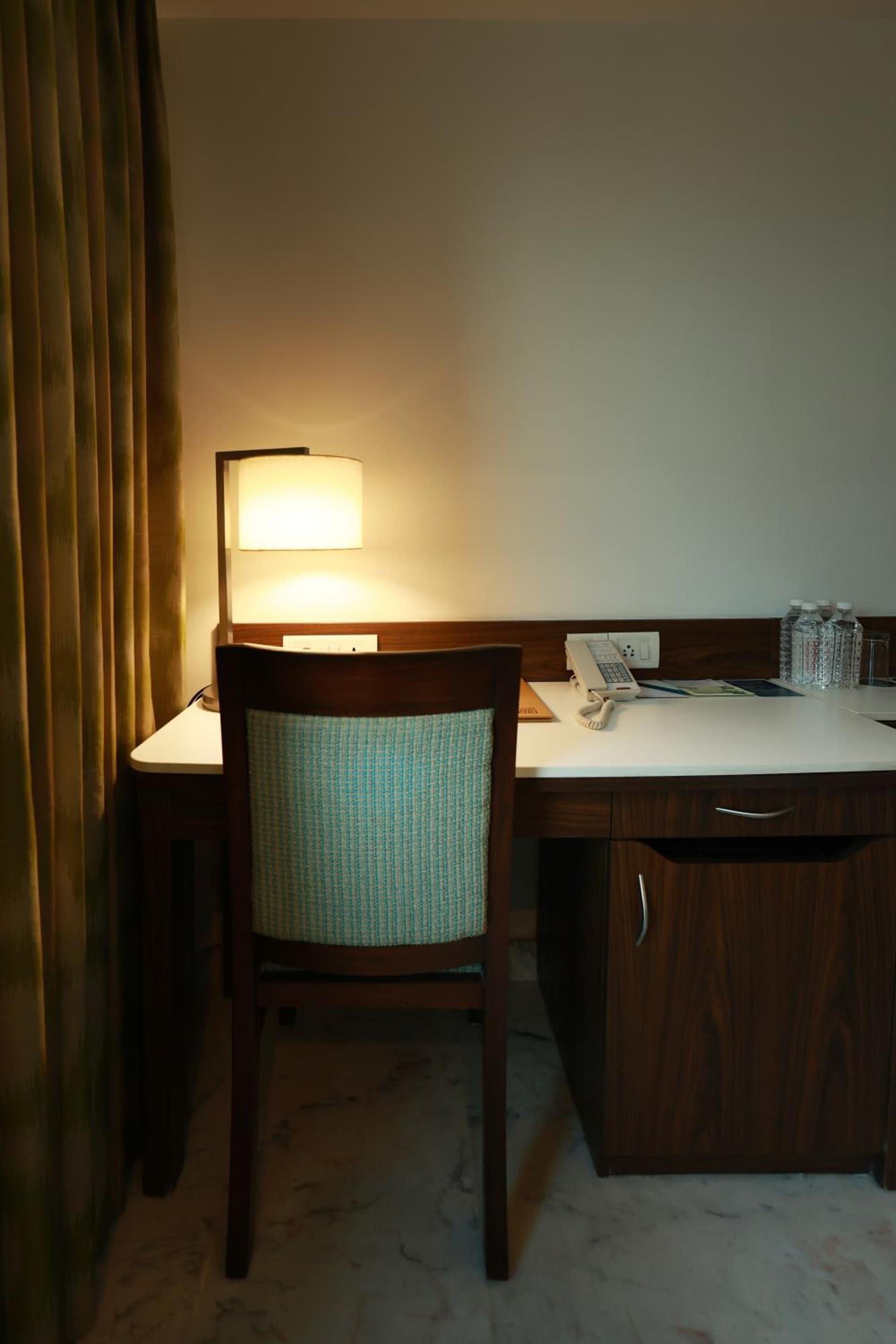 Deluxe Twin City View Room