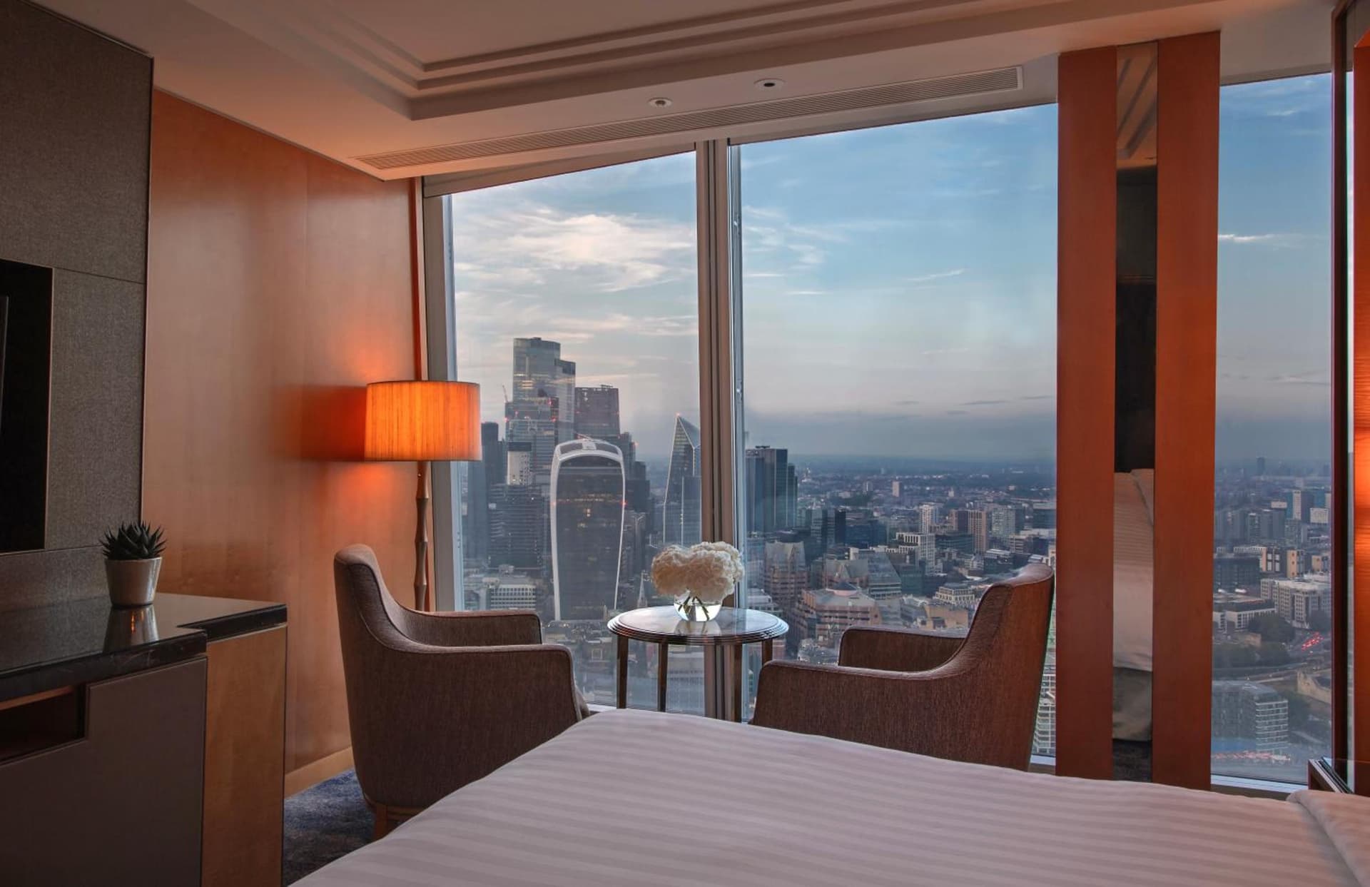 Deluxe King City View Room