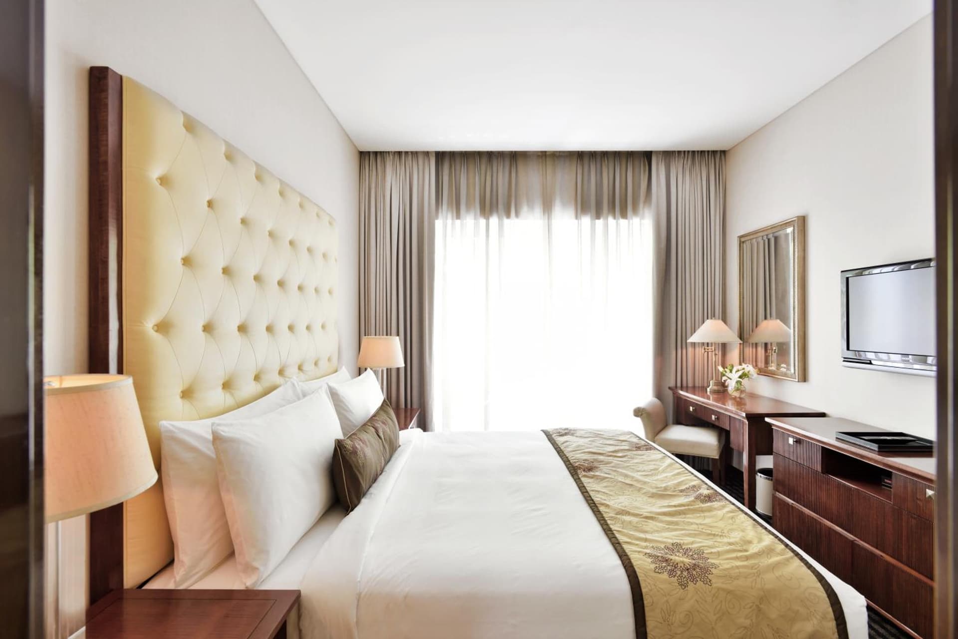 Suite King Balcony Room