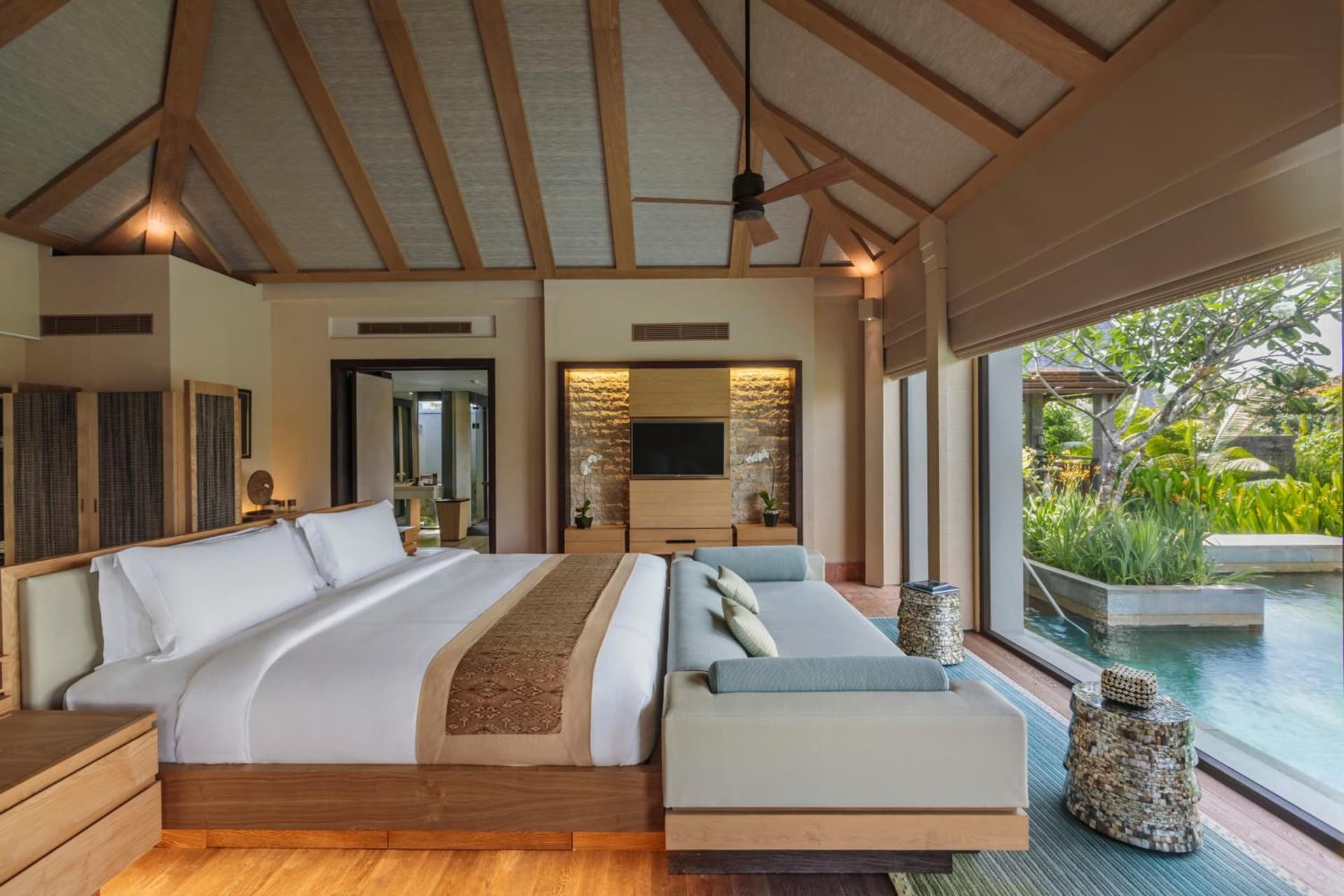 Cliff Private Pool Villa