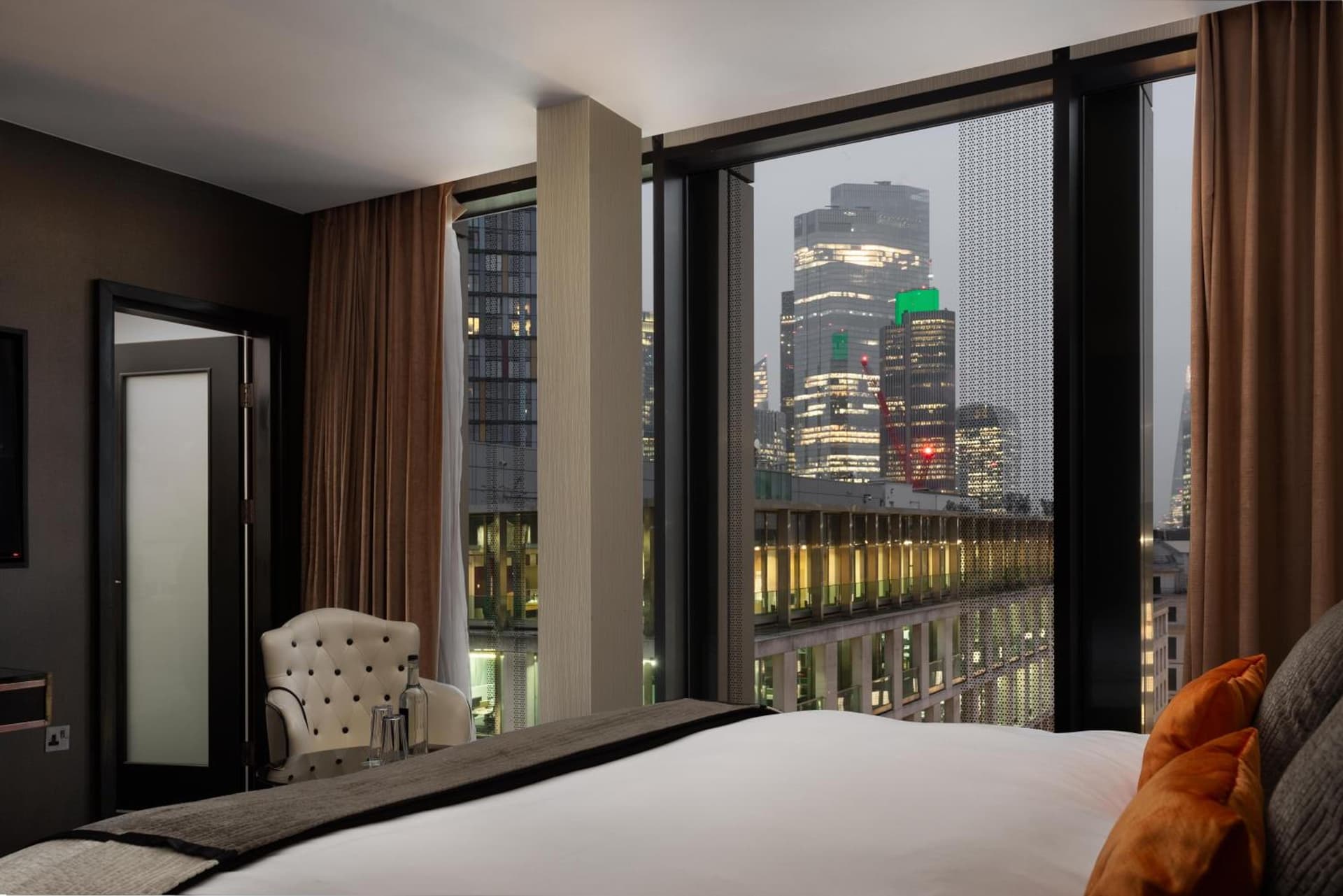 Club King Room
