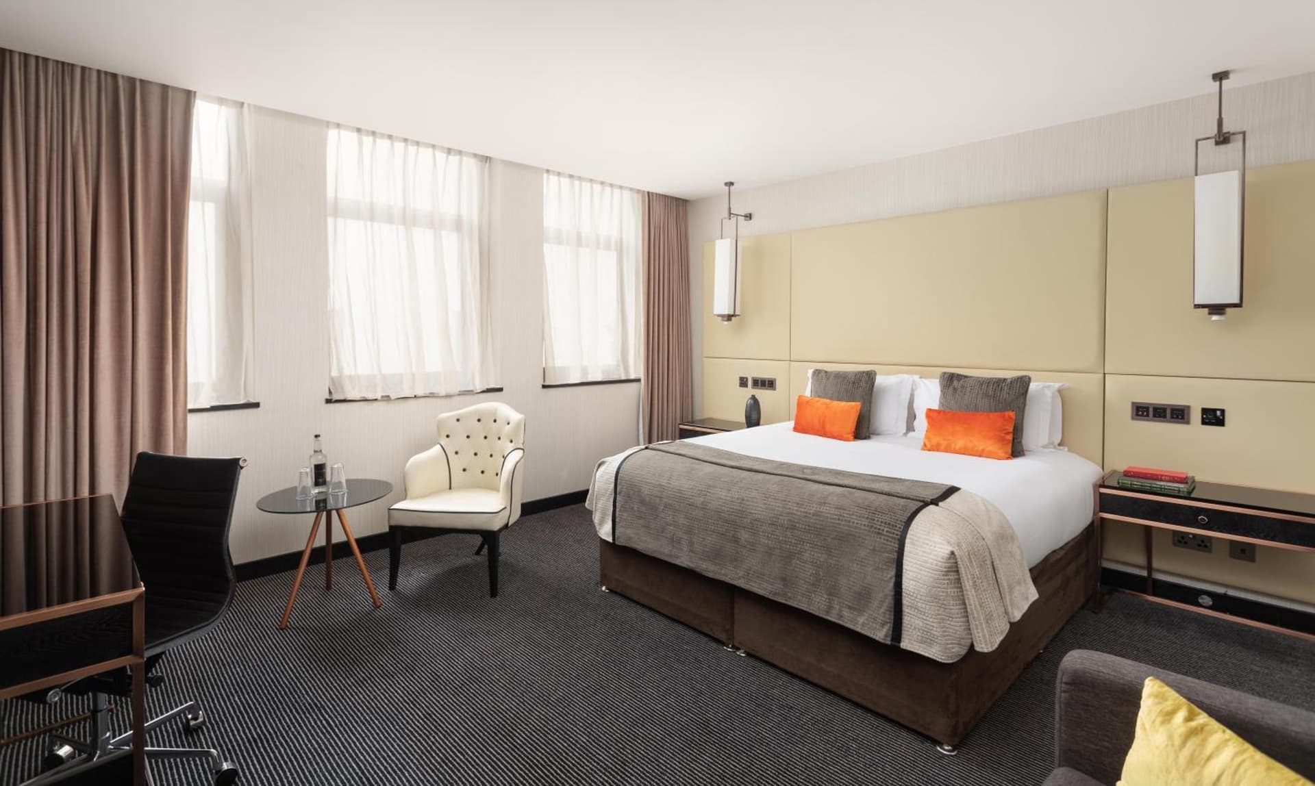 Suite Queen Room