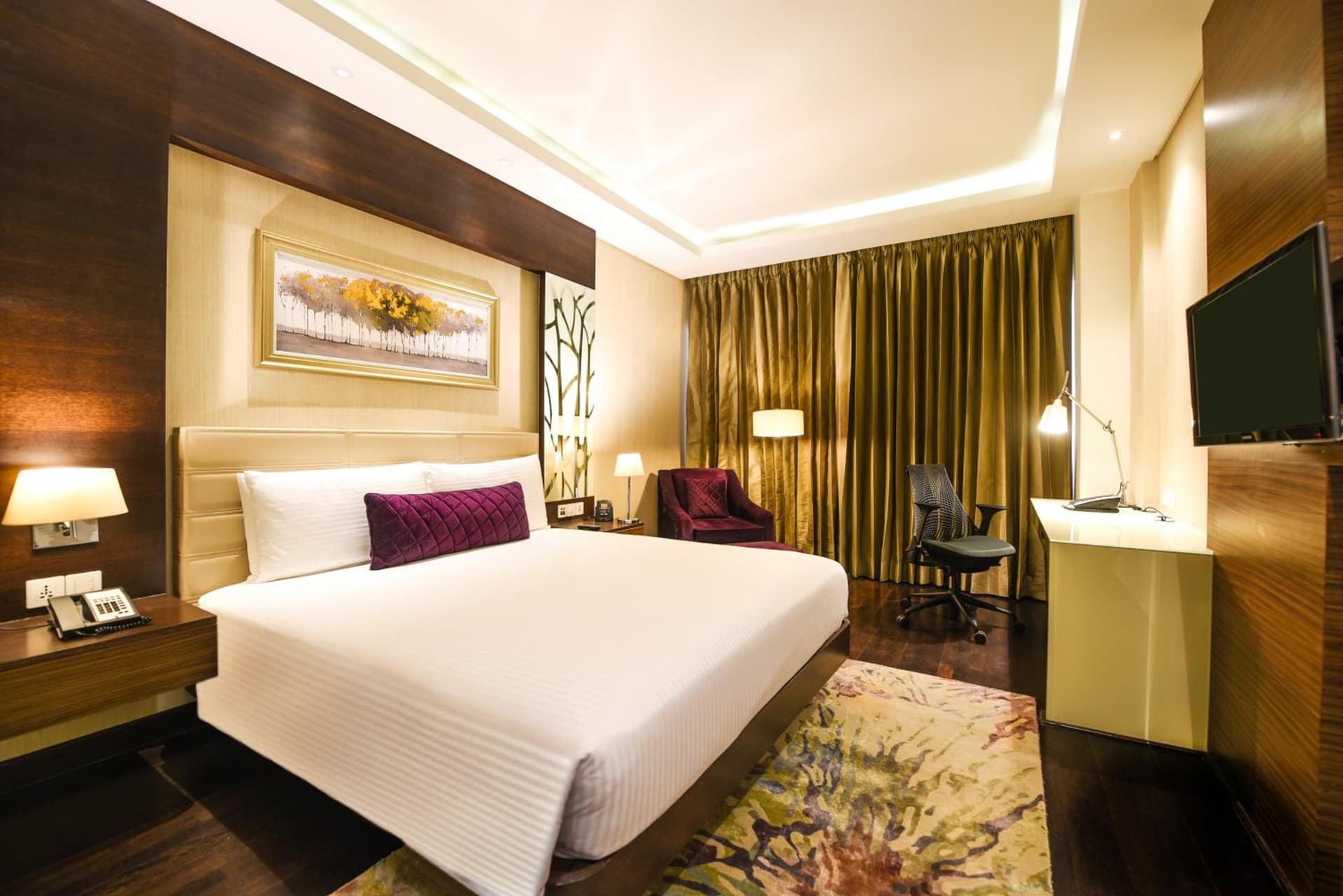 Deluxe King Room
