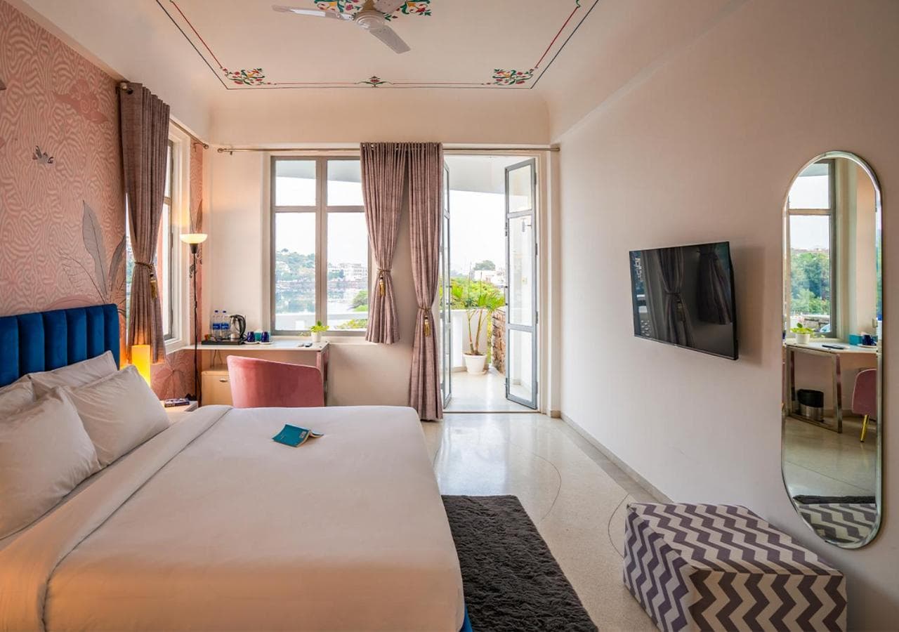 King Balcony Room