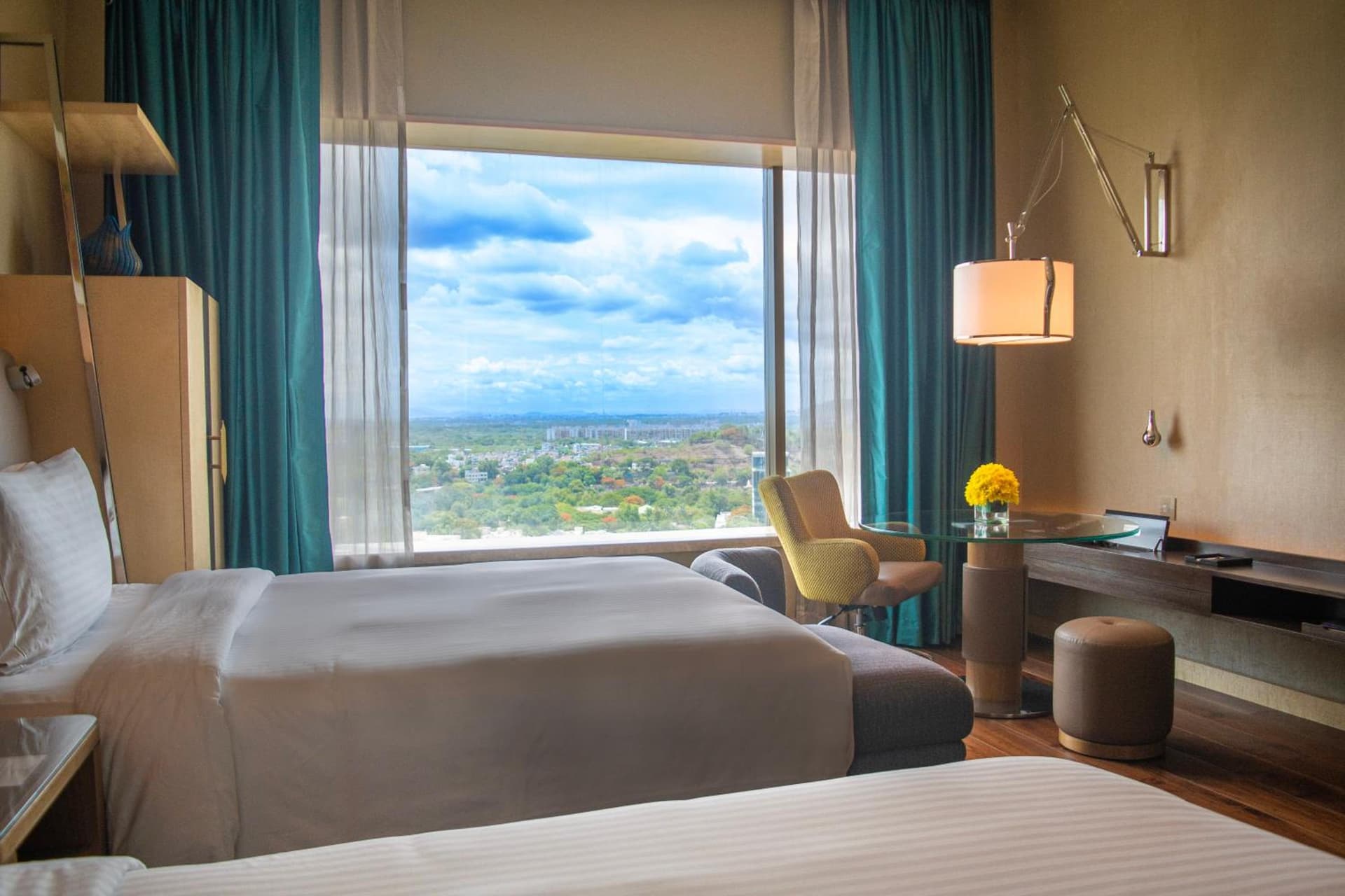 Deluxe Queen Room