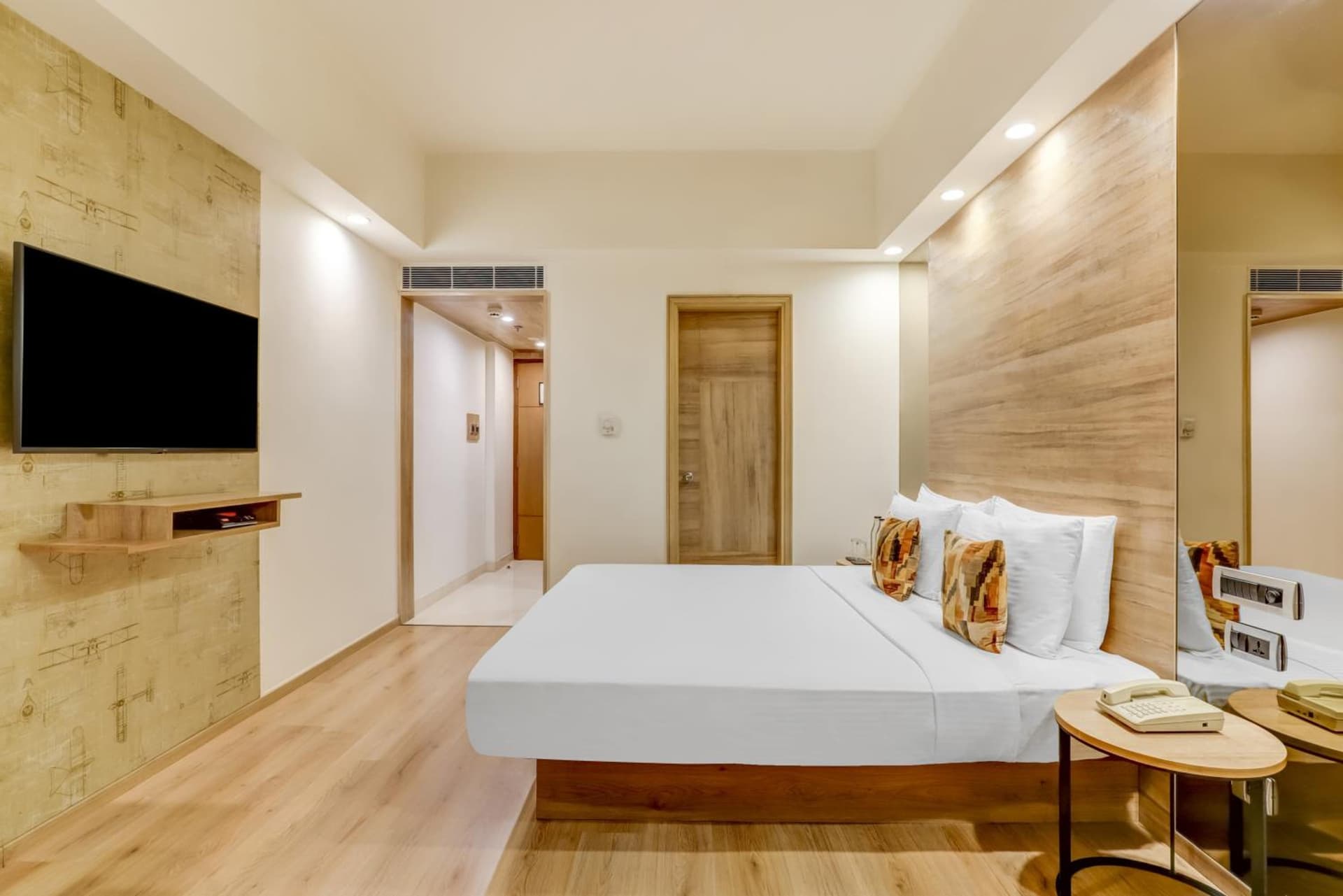 Deluxe Queen Room