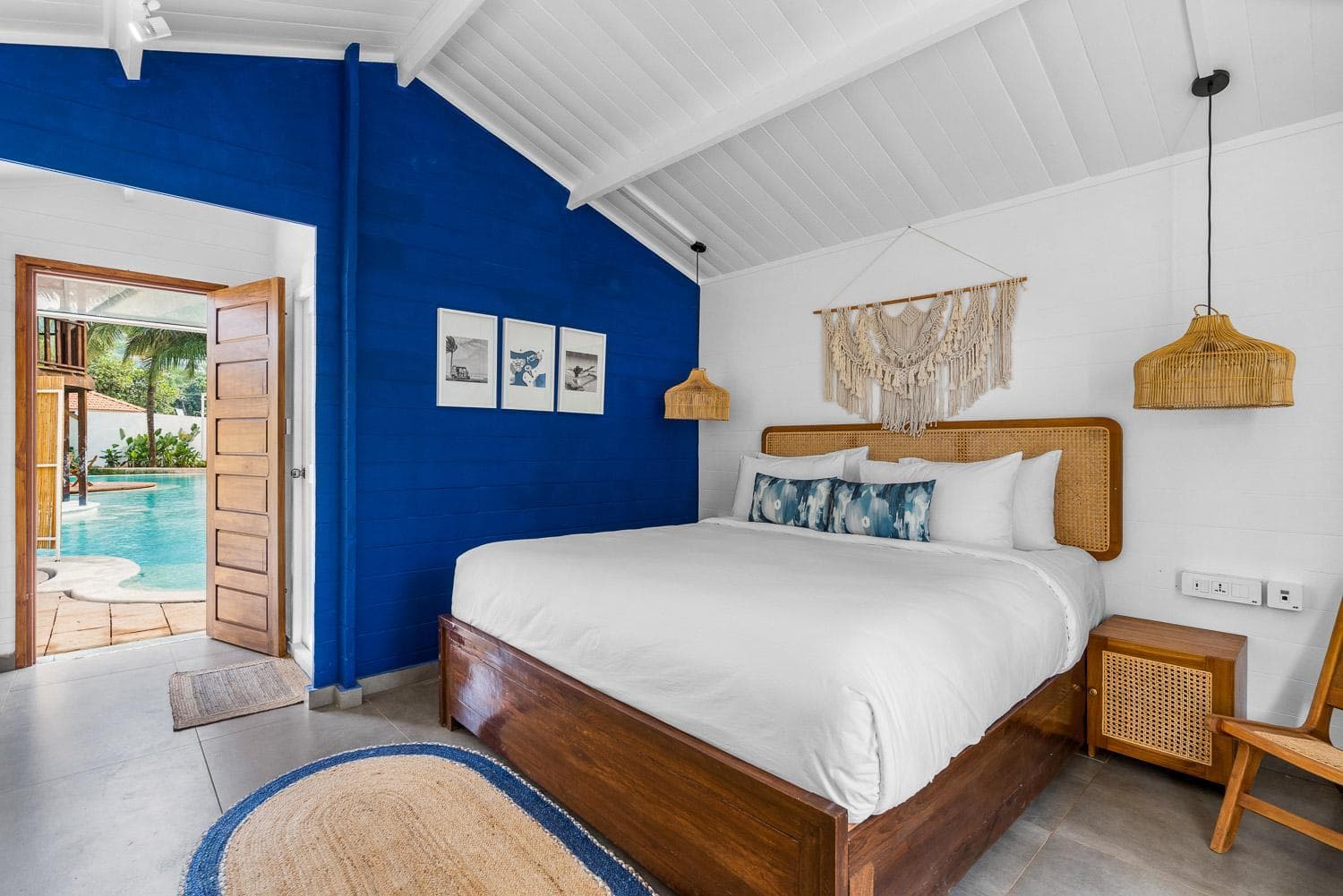 Clique Cottage with Pool Access