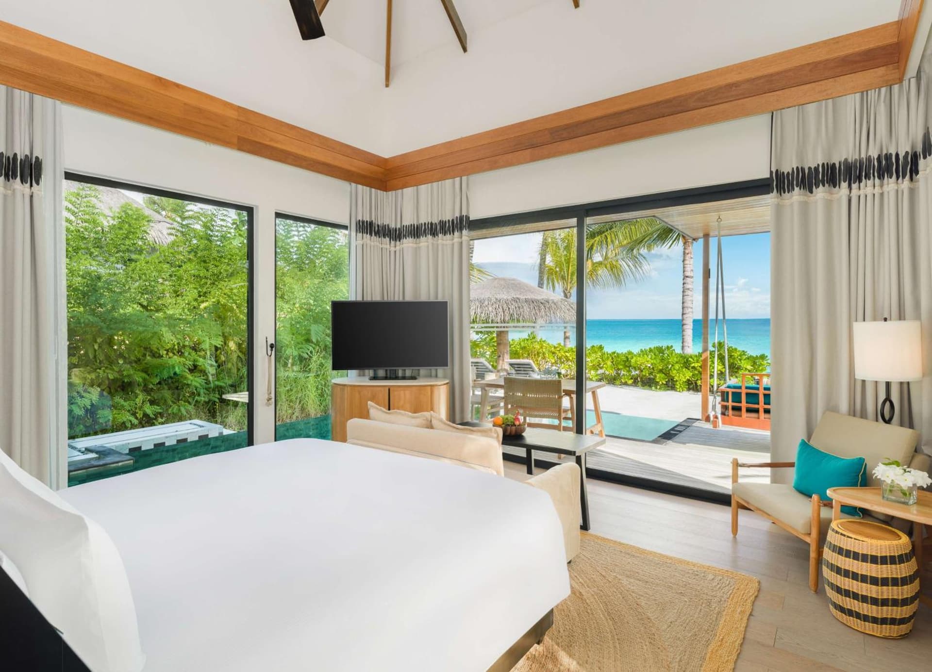 One-Bedroom Family Beach Pool Villa