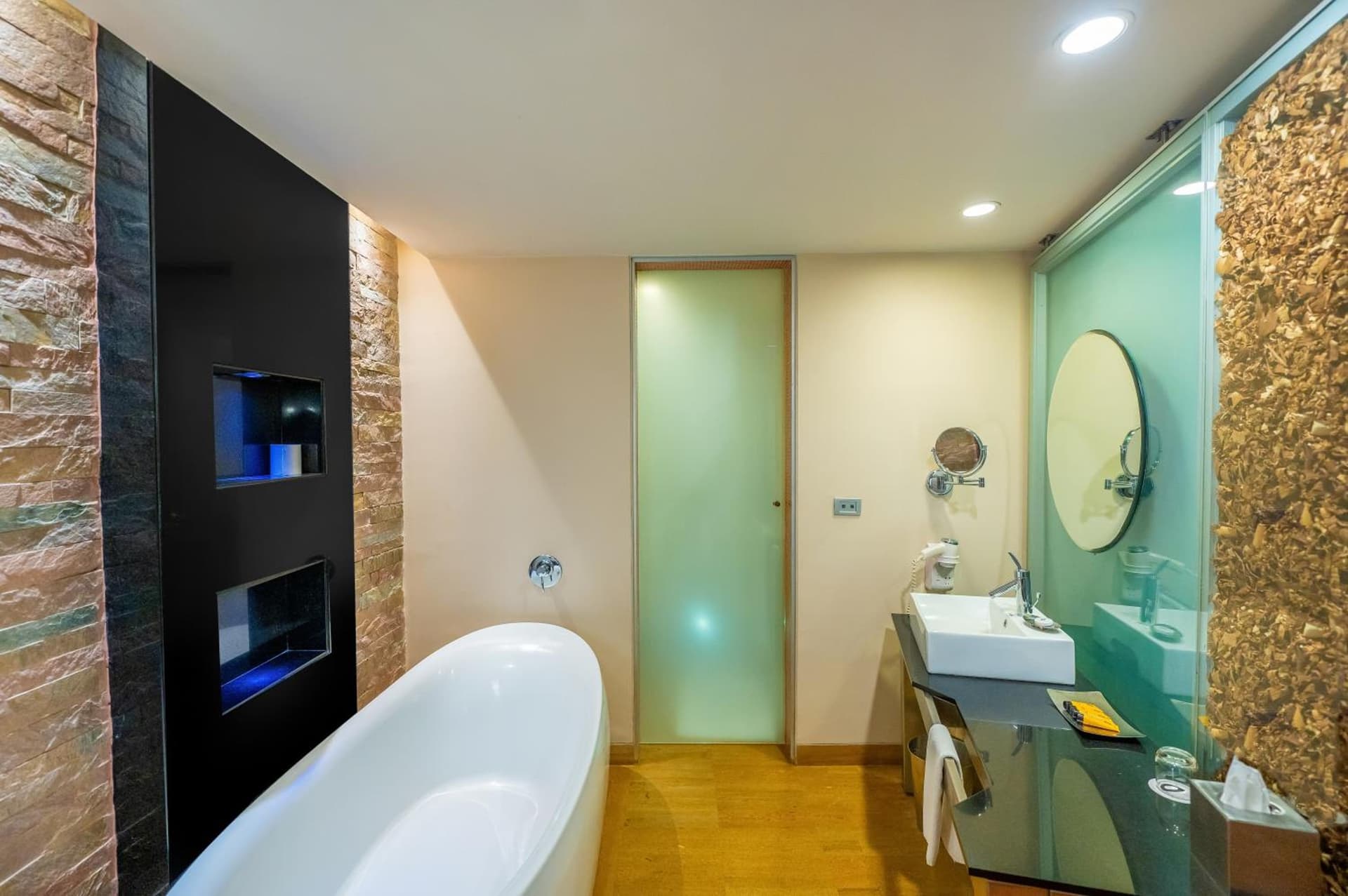 Deluxe King Or Twin Room