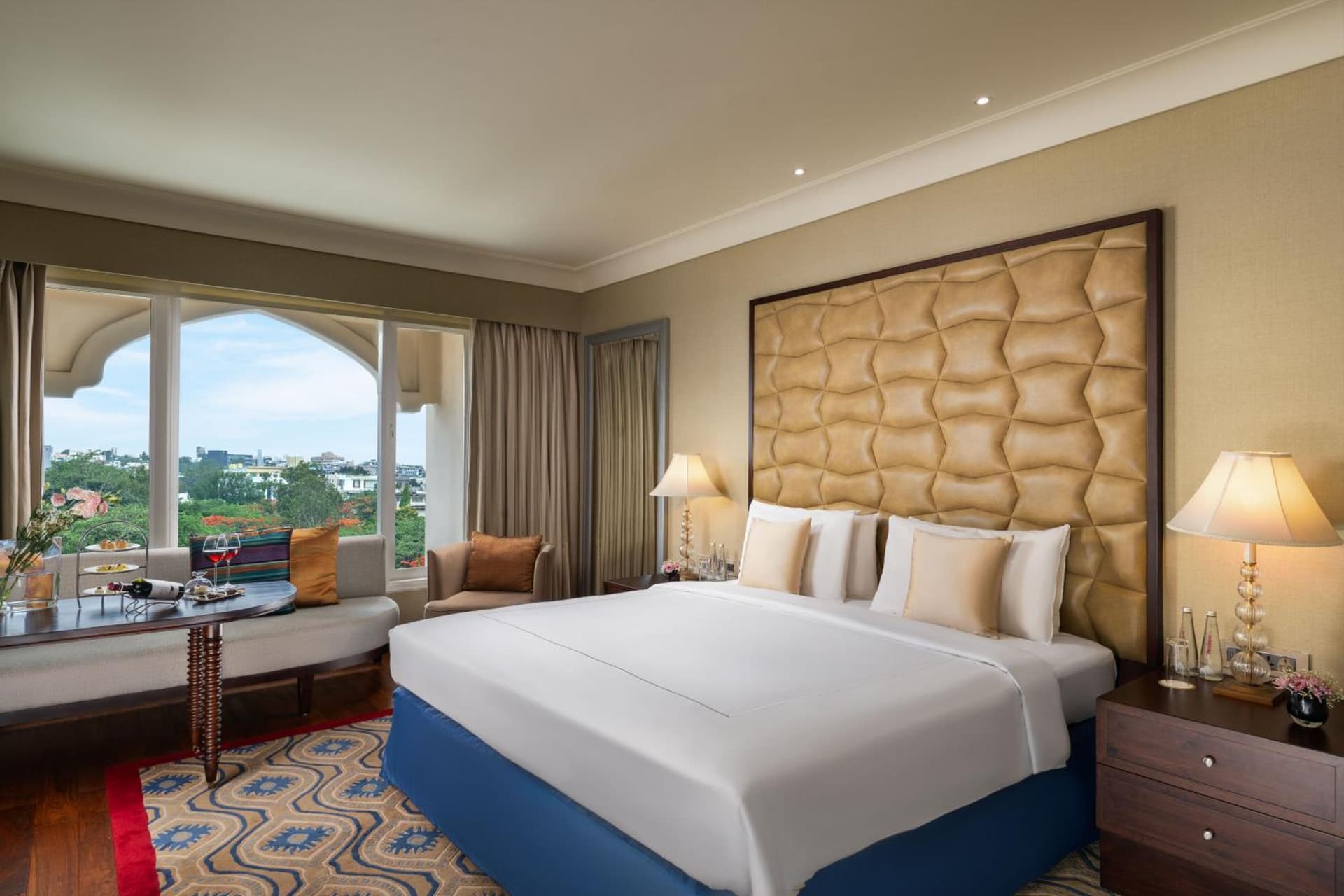 Luxury King City View Room