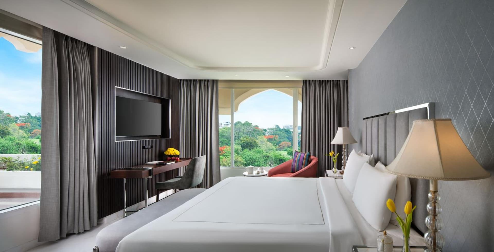 Suite Queen Room