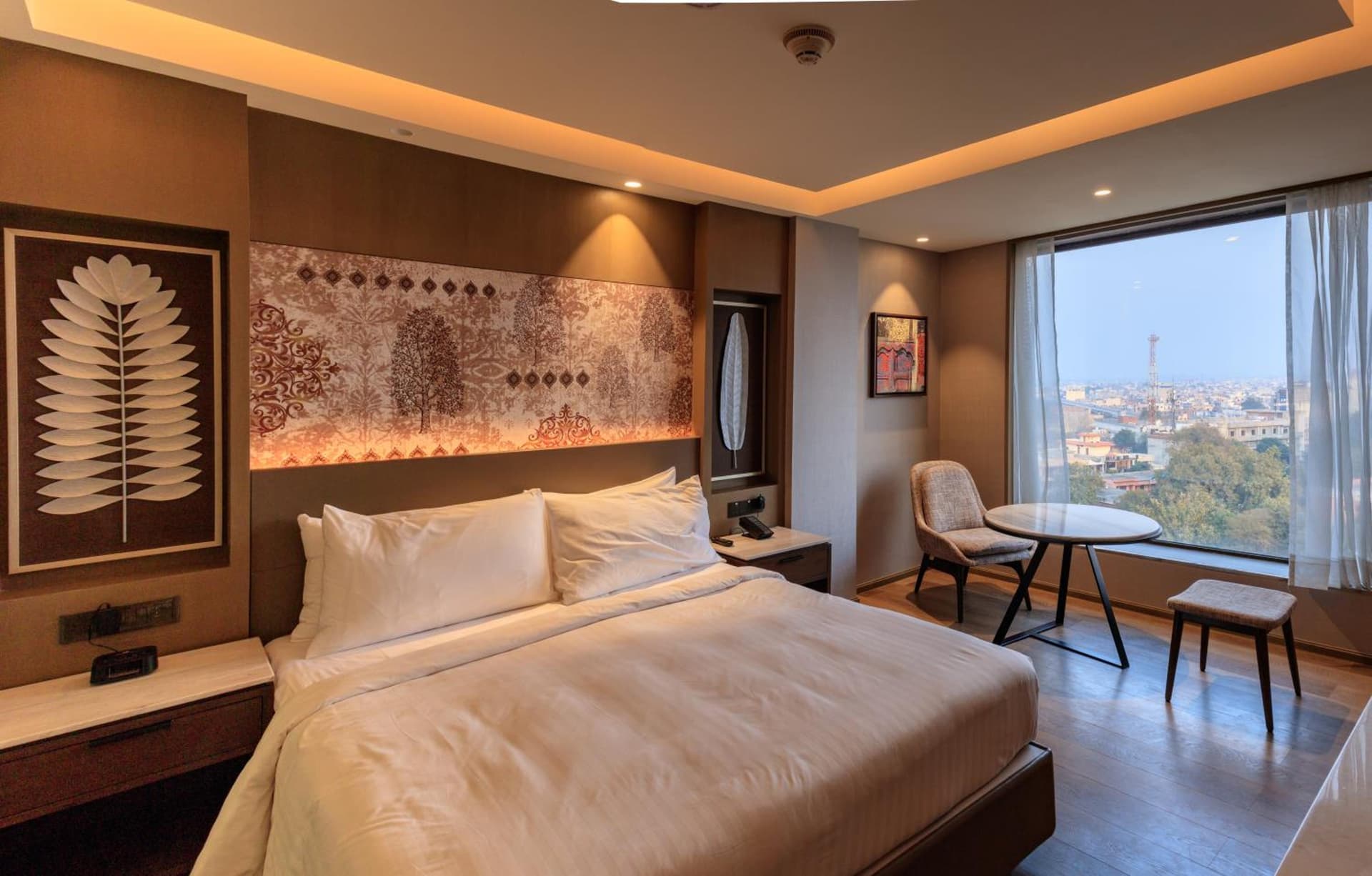 Suite King Courtyard View Room