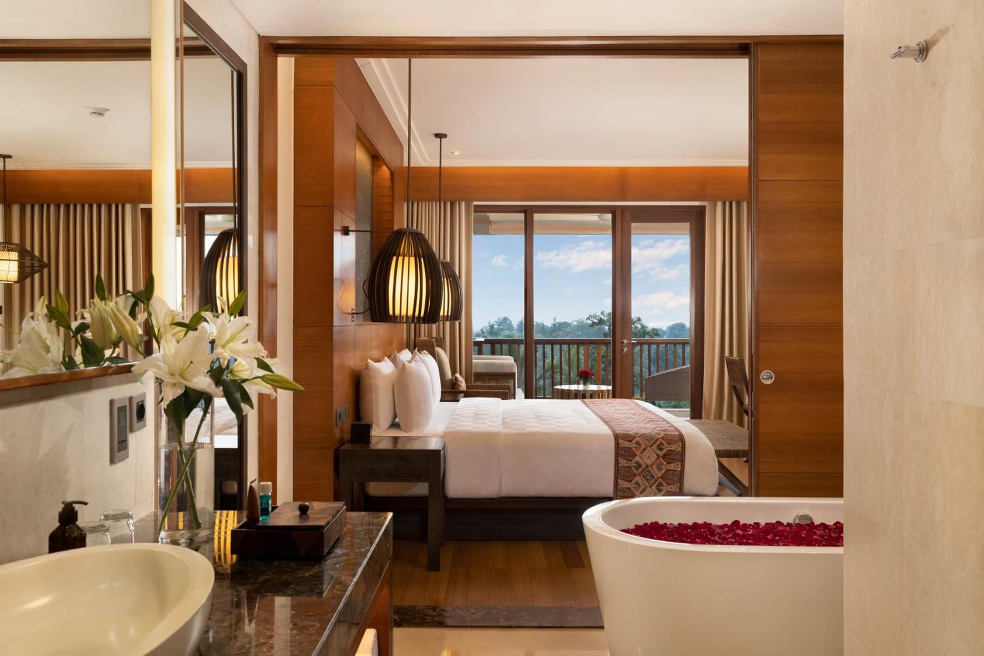 Premier Double or Twin Room with Bathtub