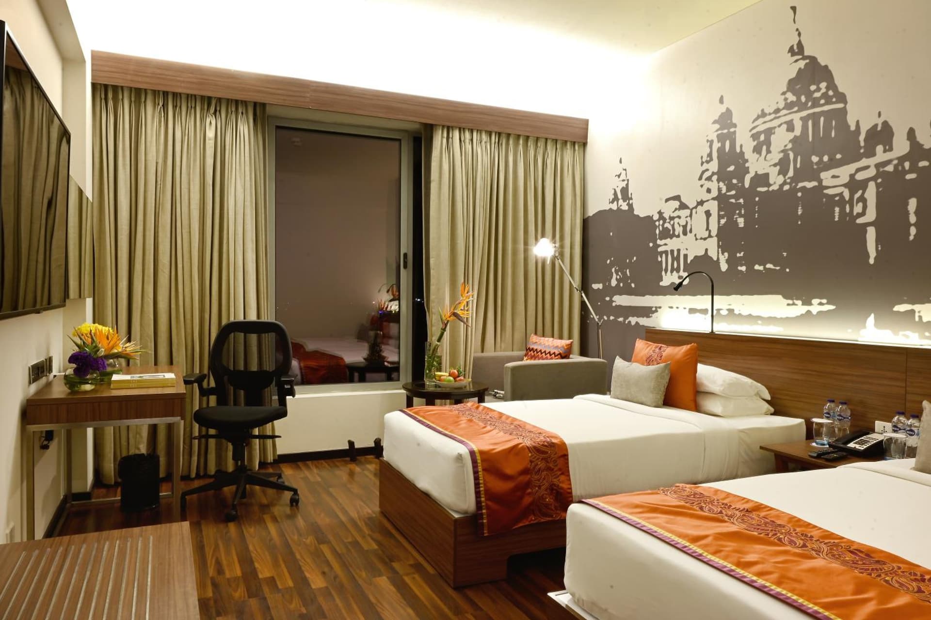 Superior Twin City View Room