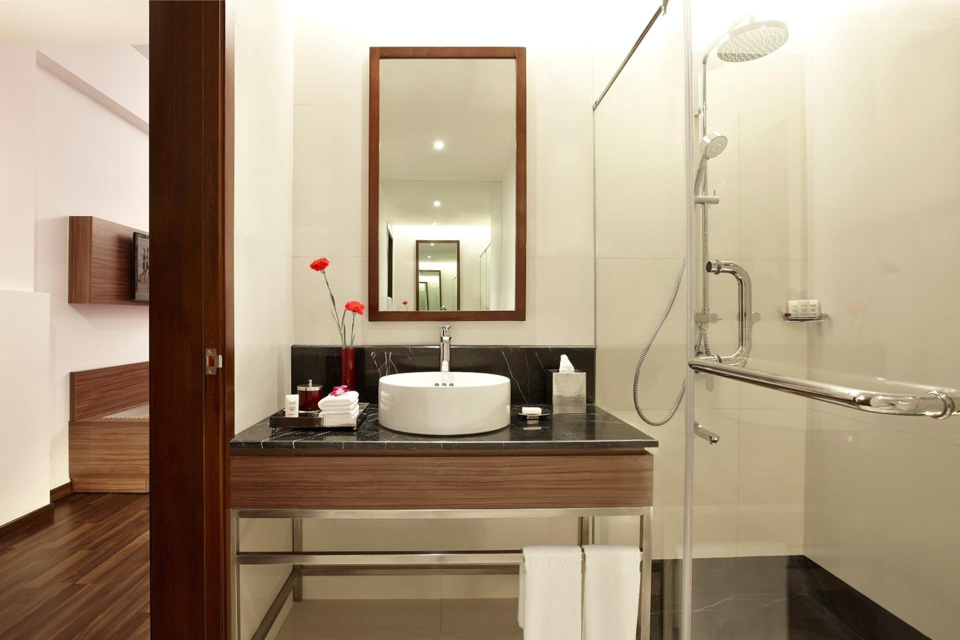 Deluxe Twin City View Room