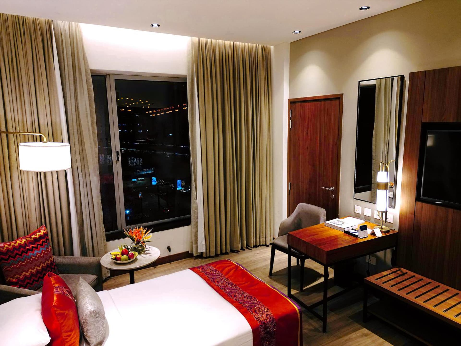 Premium Twin City View Room