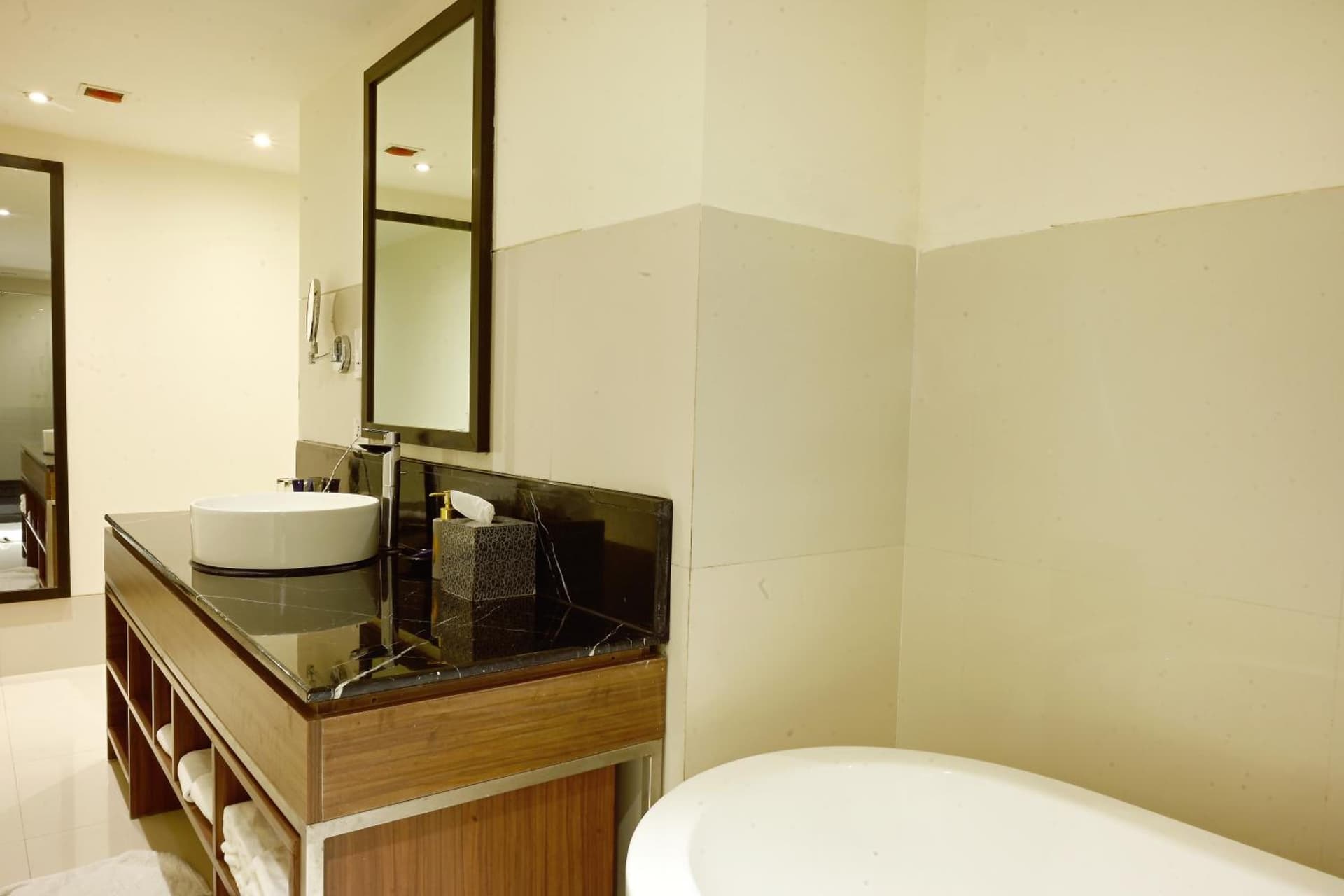 Suite Queen Room