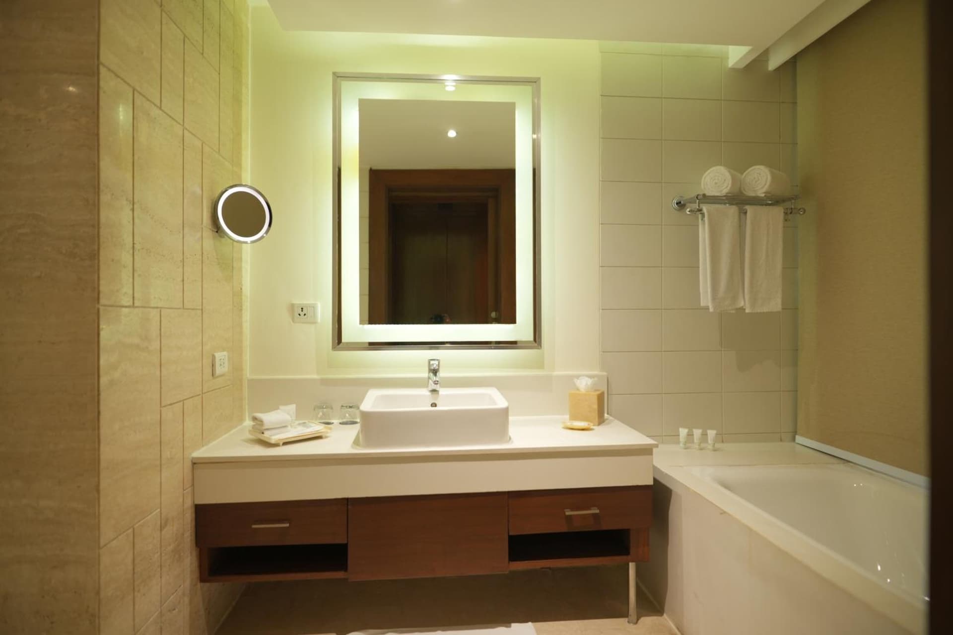 Suite King Terrace Room
