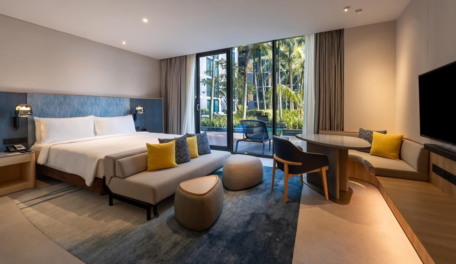 Premium King Pool View Room