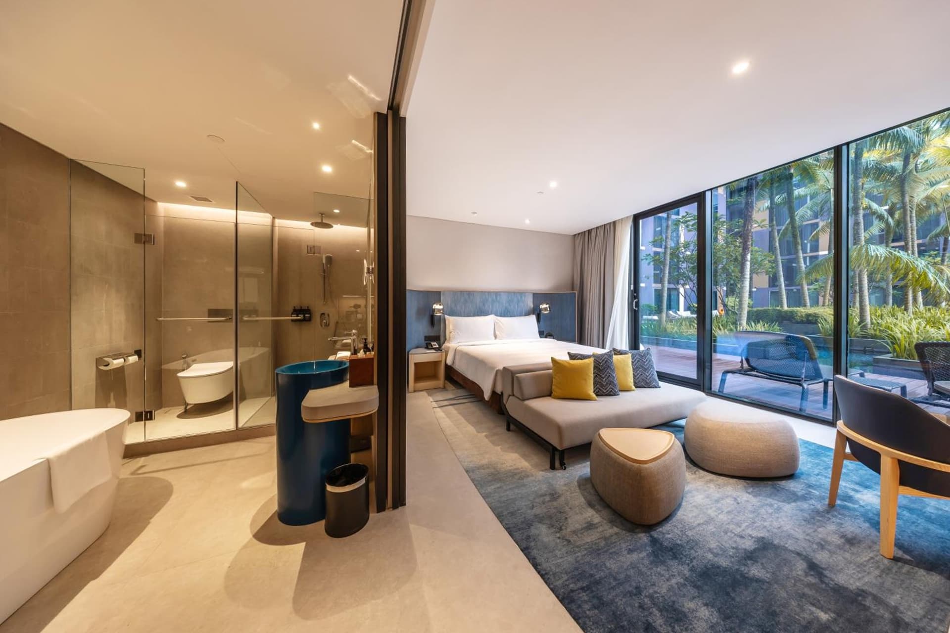 Premium King Pool View Room