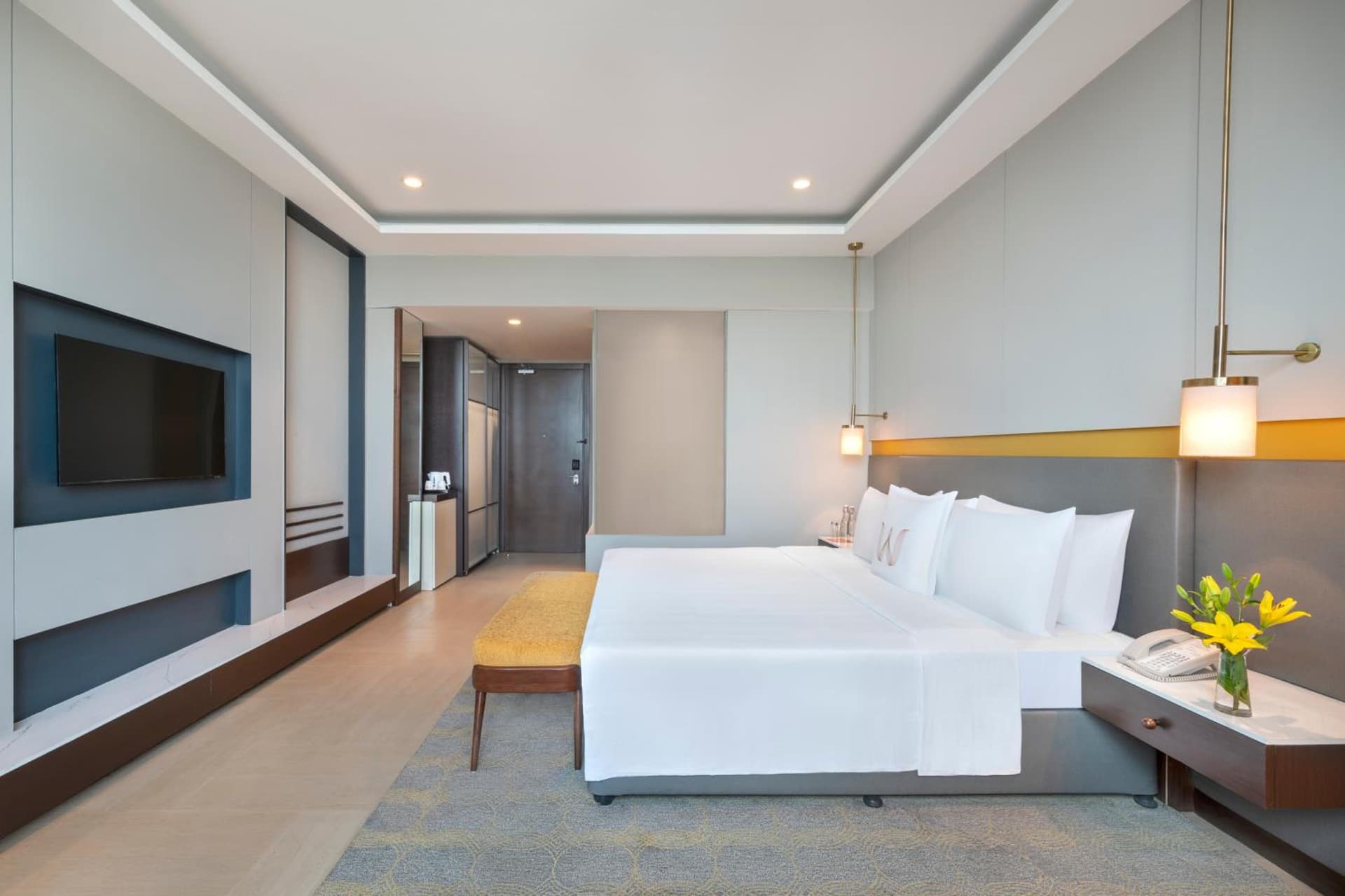 Club King Room
