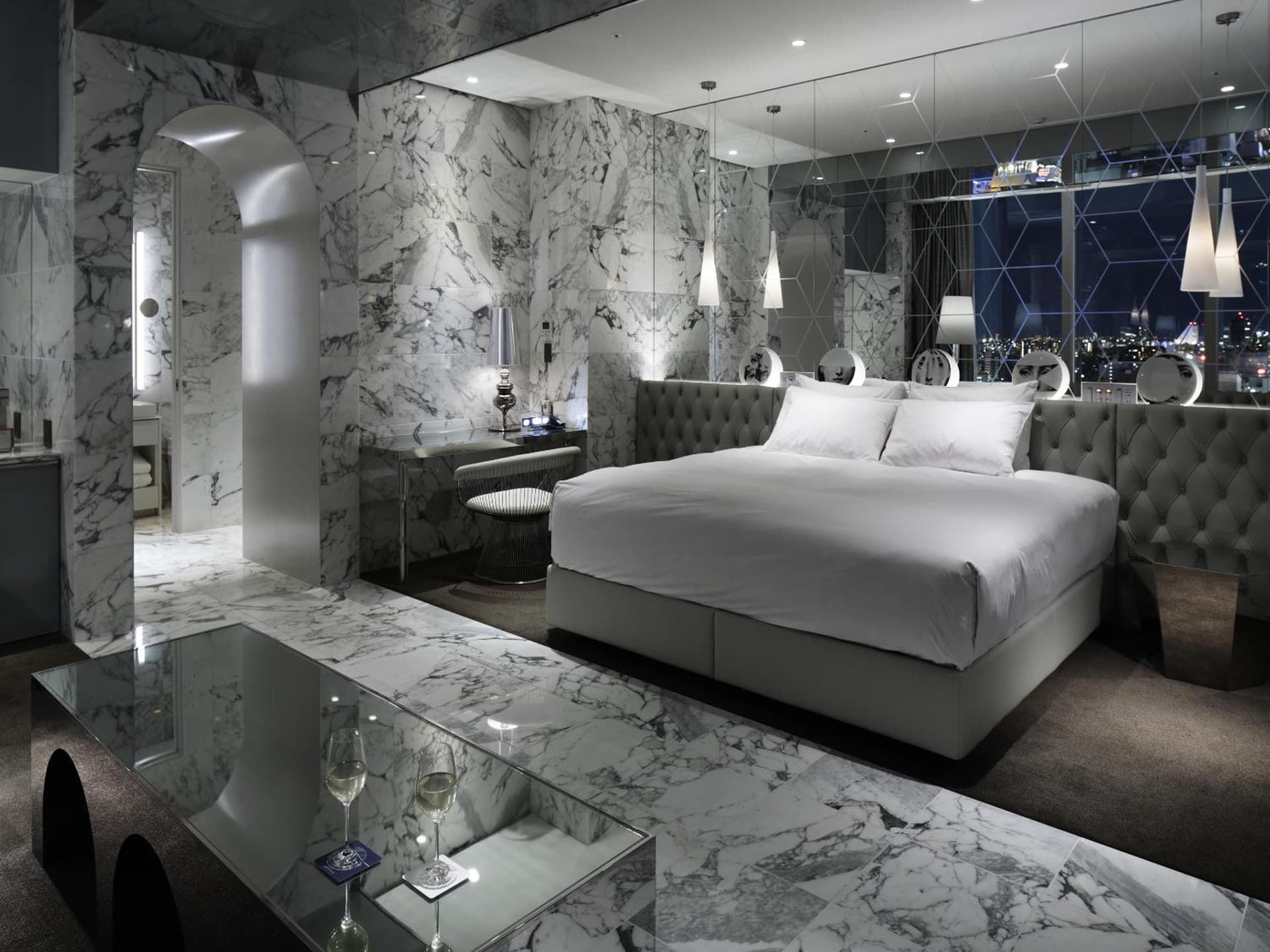 Club Suite - Non-Smoking
