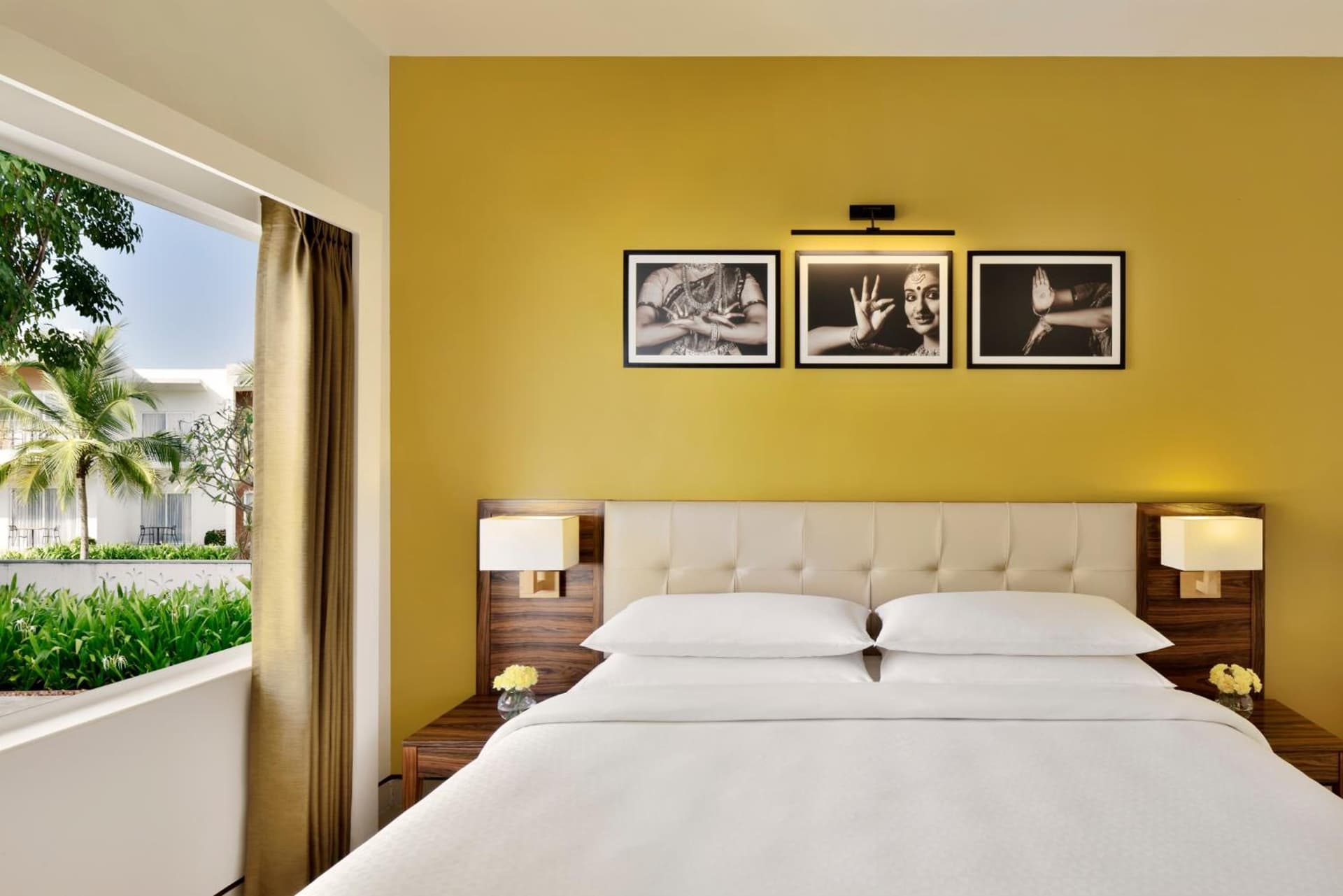 Guest Room, 1King, Balcony