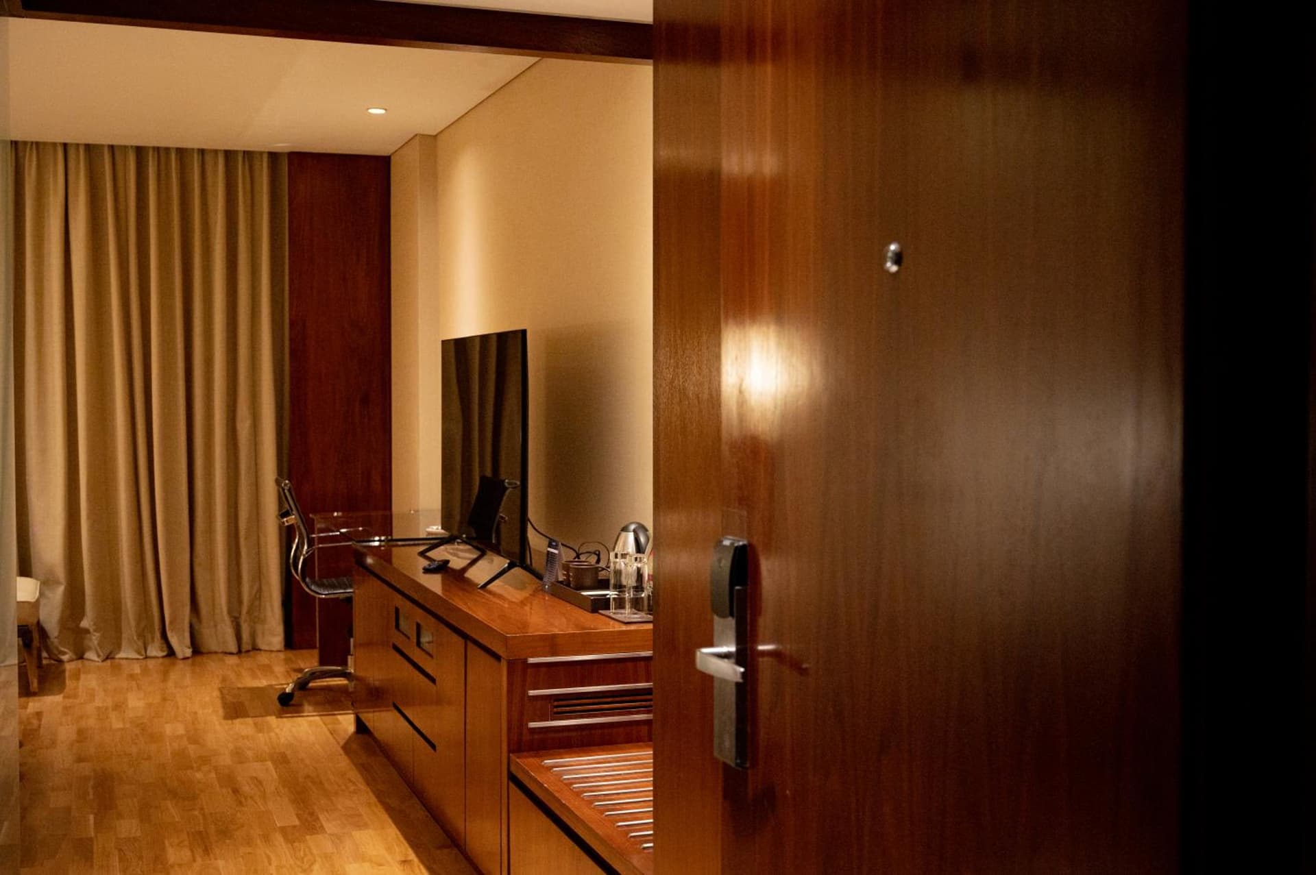 Deluxe Queen High Floor Room