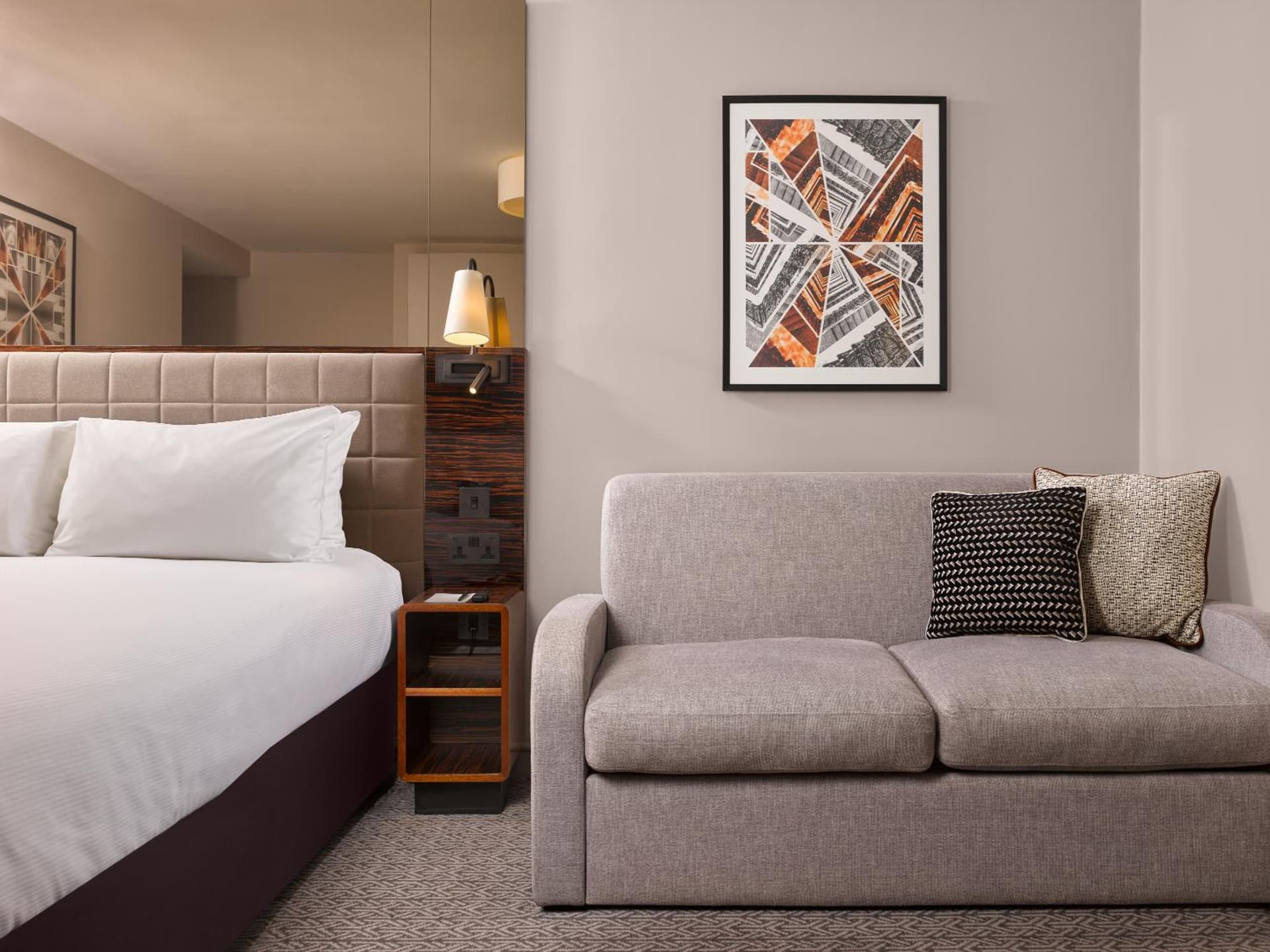 Deluxe Queen Room